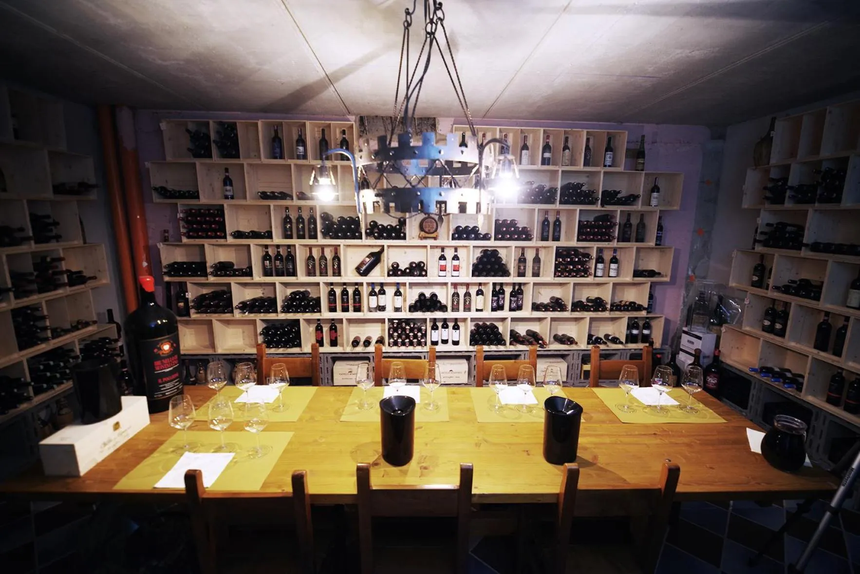 Restaurant/places to eat in Al Brunello