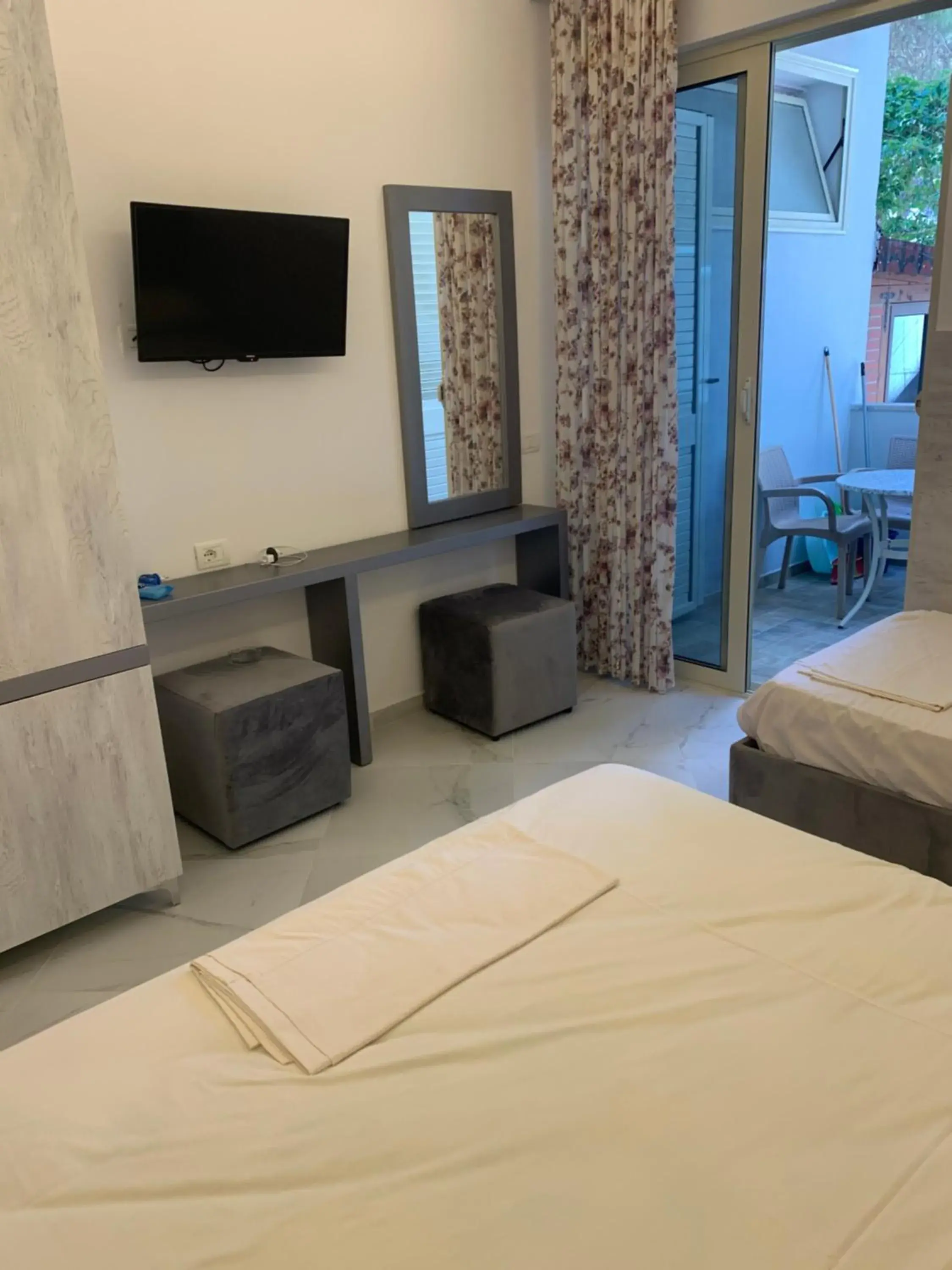 Triple Room with Garden View in Villa Arberia Triple Room with Garden View in Villa Arberia