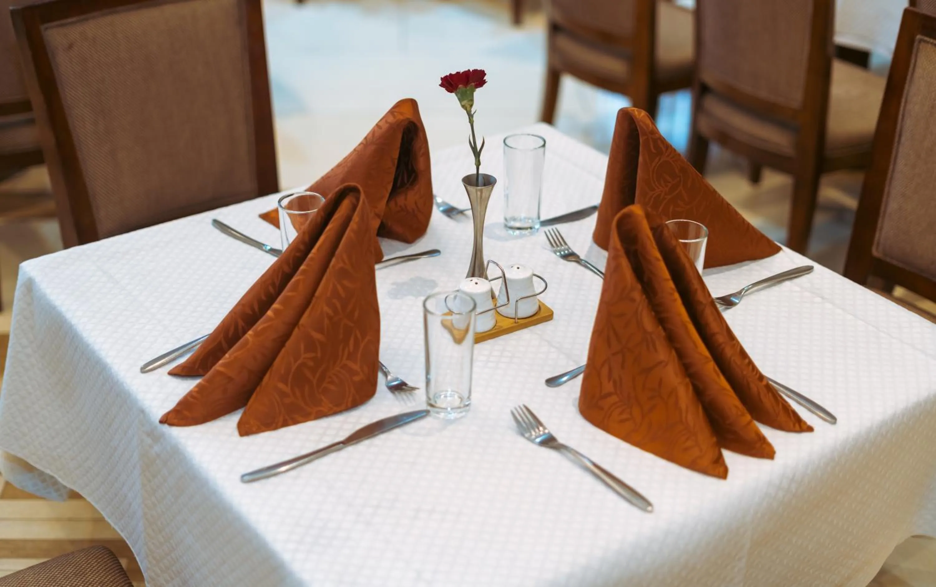 Restaurant/places to eat in Capital Hotel and Spa