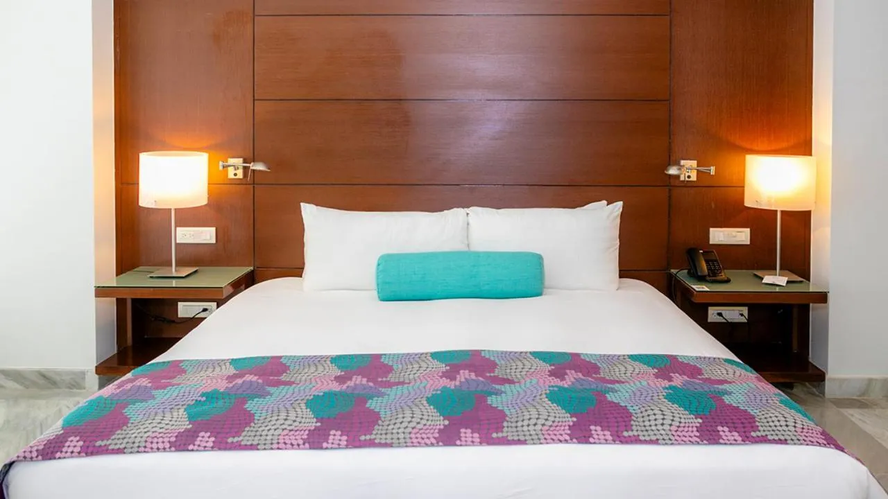 Bed in Palacio Mundo Imperial Riviera Diamante Acapulco All Inclusive