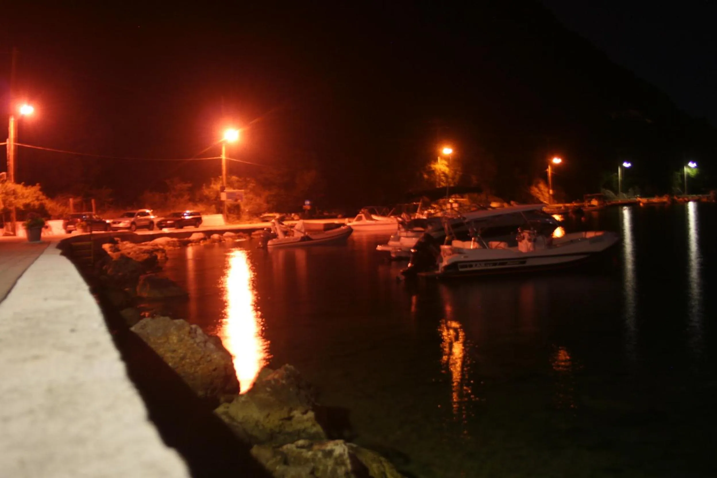 Night in Captain Nick Aparthotel