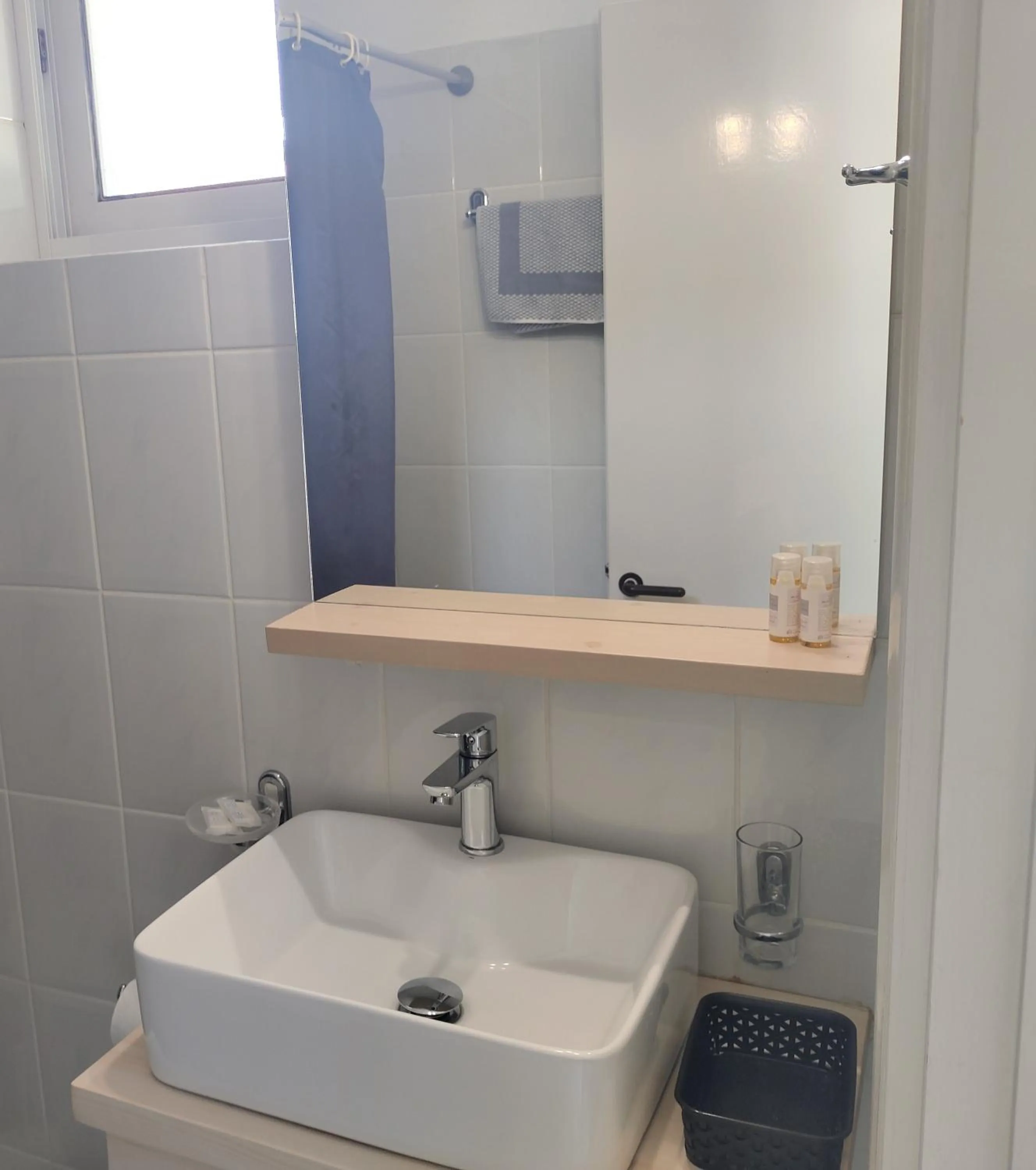 Bathroom in Captain Nick Aparthotel