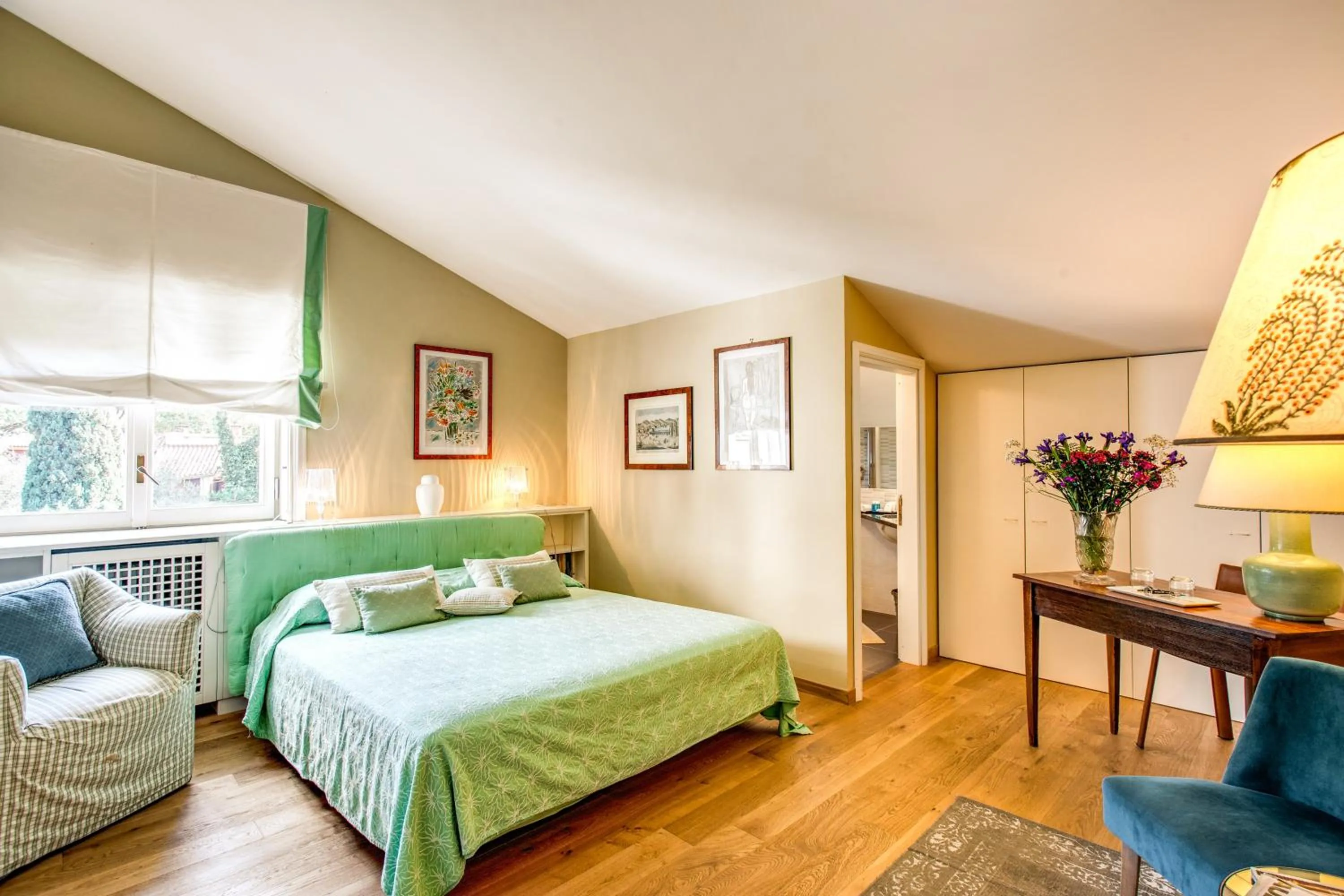 Photo of the whole room, Bed in La Gaura Guest House