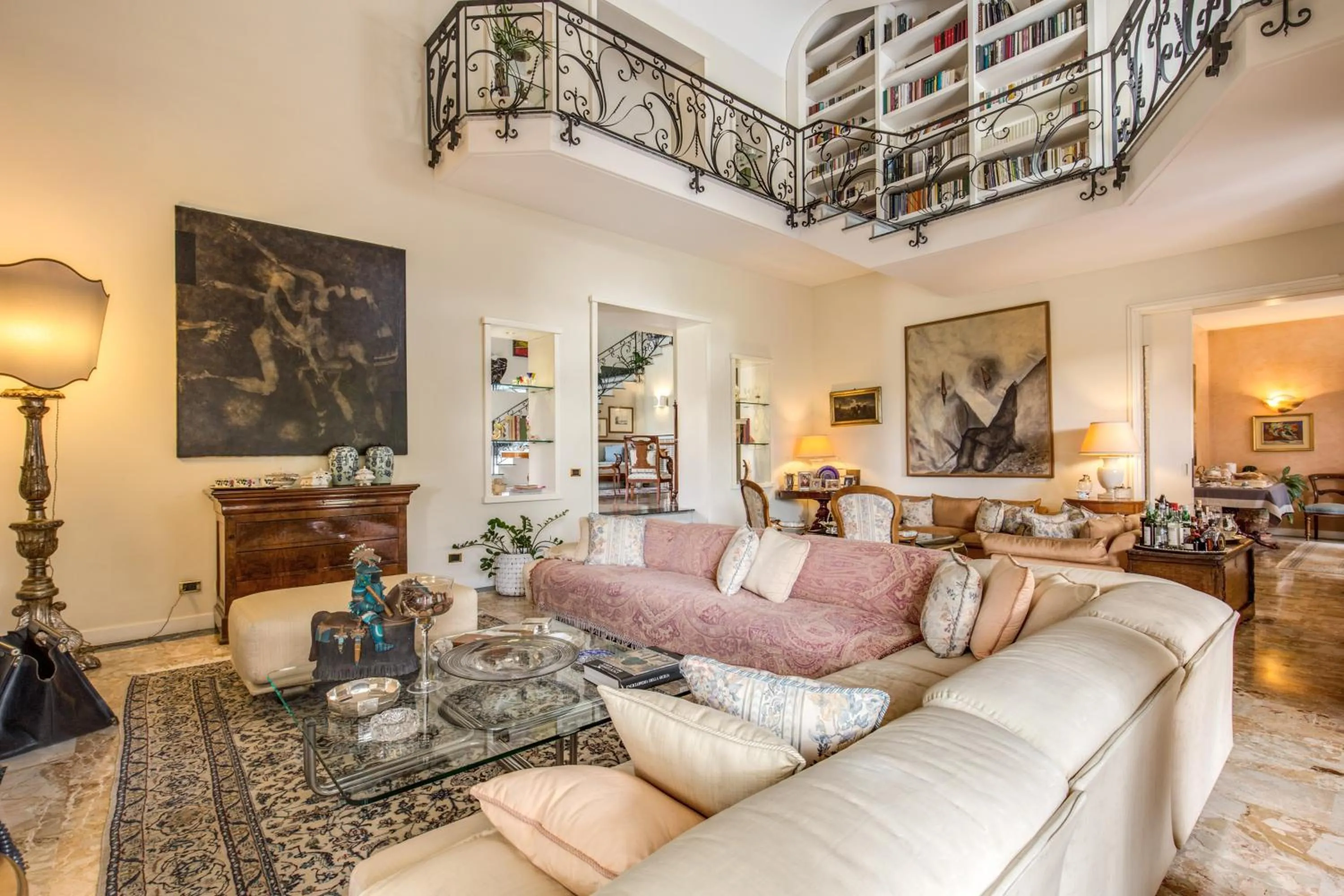 Lounge or bar in La Gaura Guest House