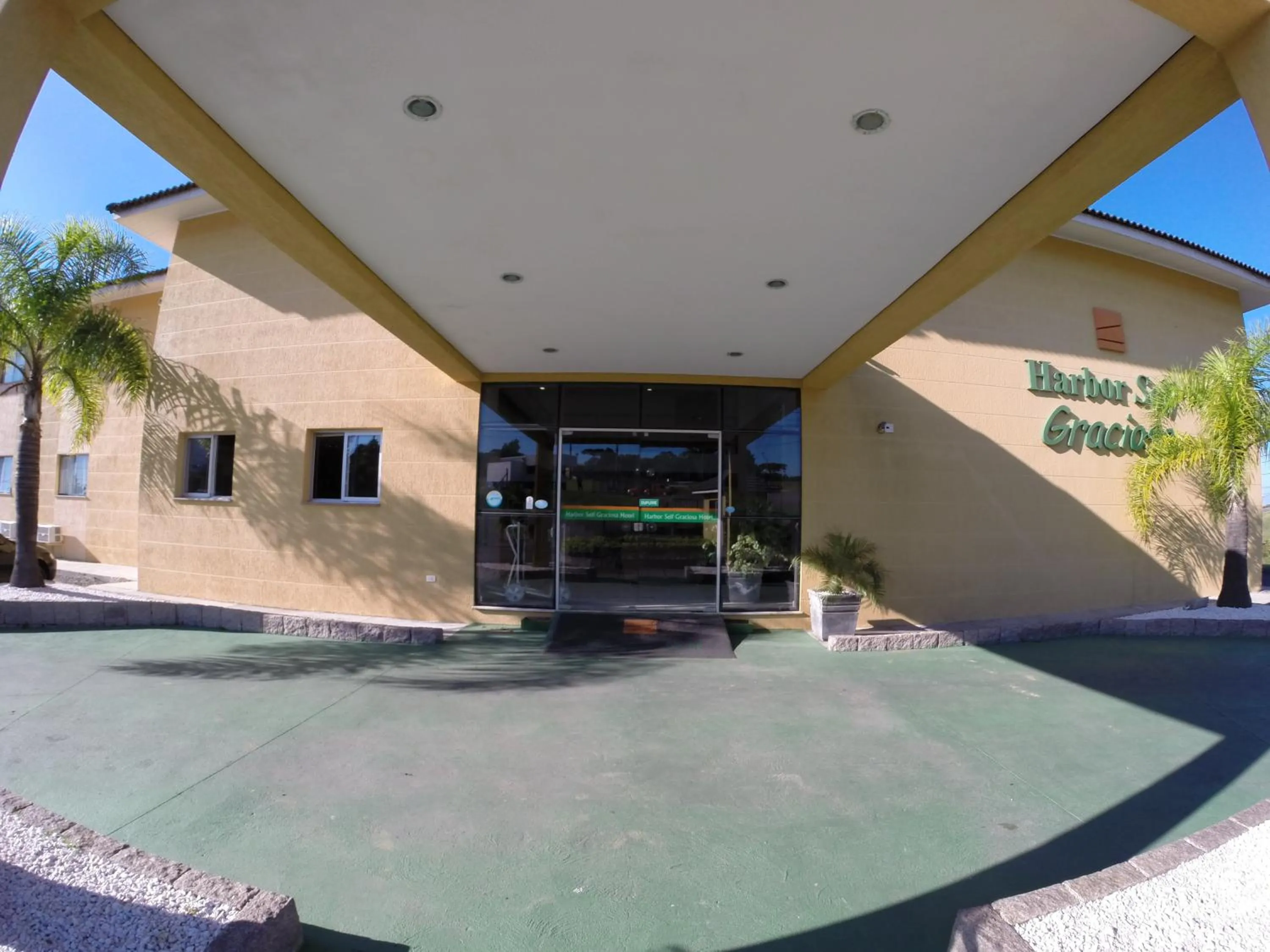 Facade/entrance in Harbor Self Graciosa Hotel