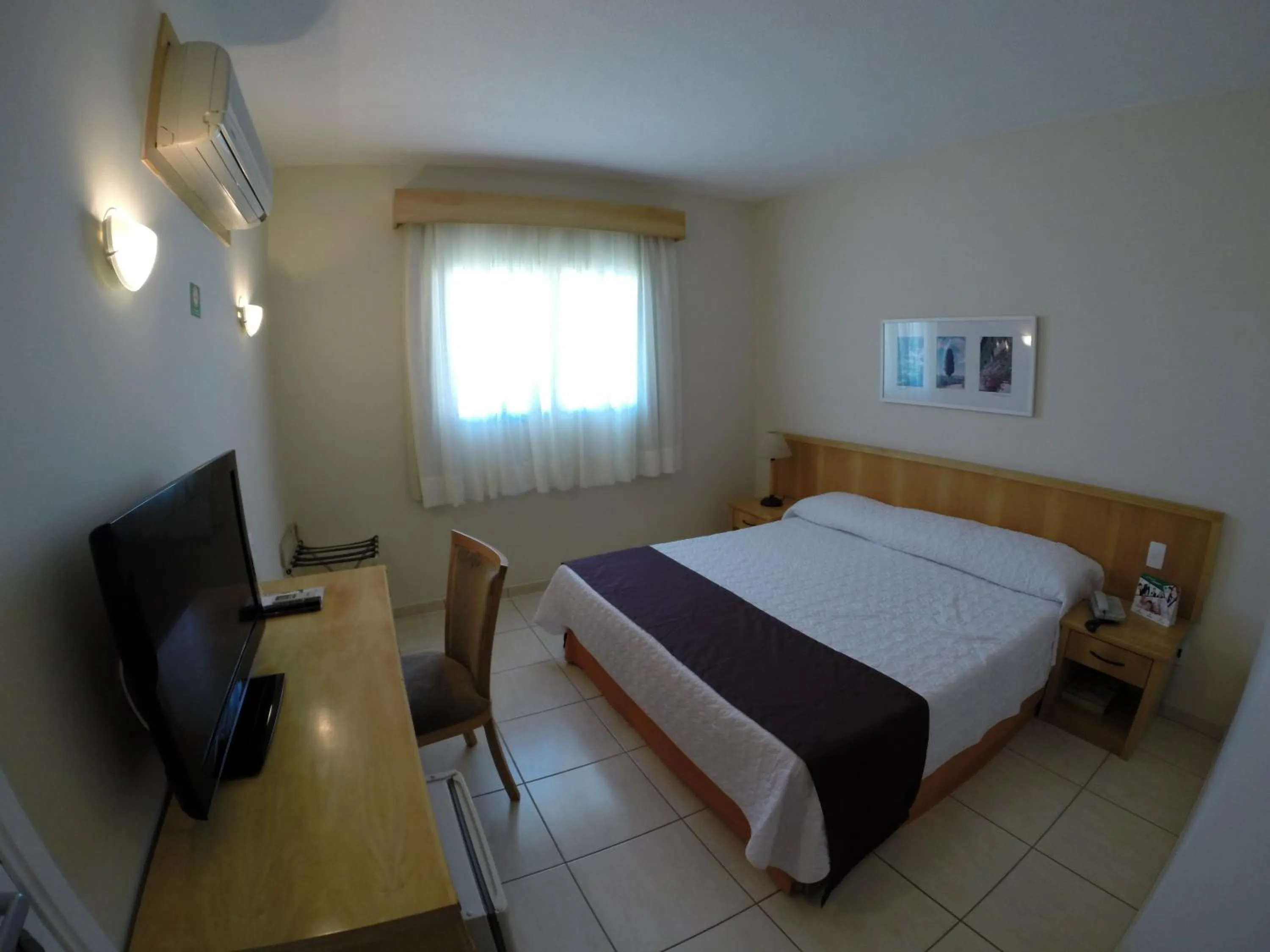 Bedroom, Bed in Harbor Self Graciosa Hotel