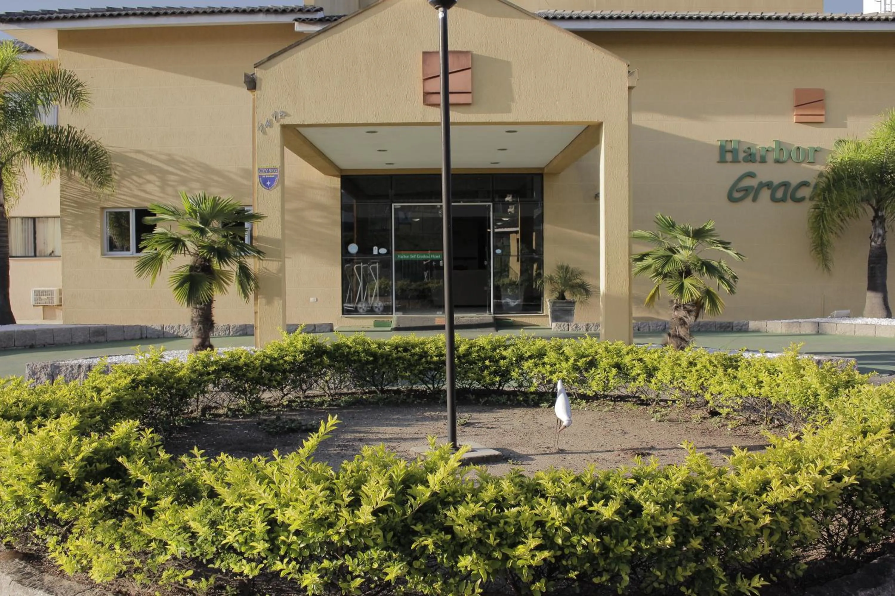 Area and facilities in Harbor Self Graciosa Hotel