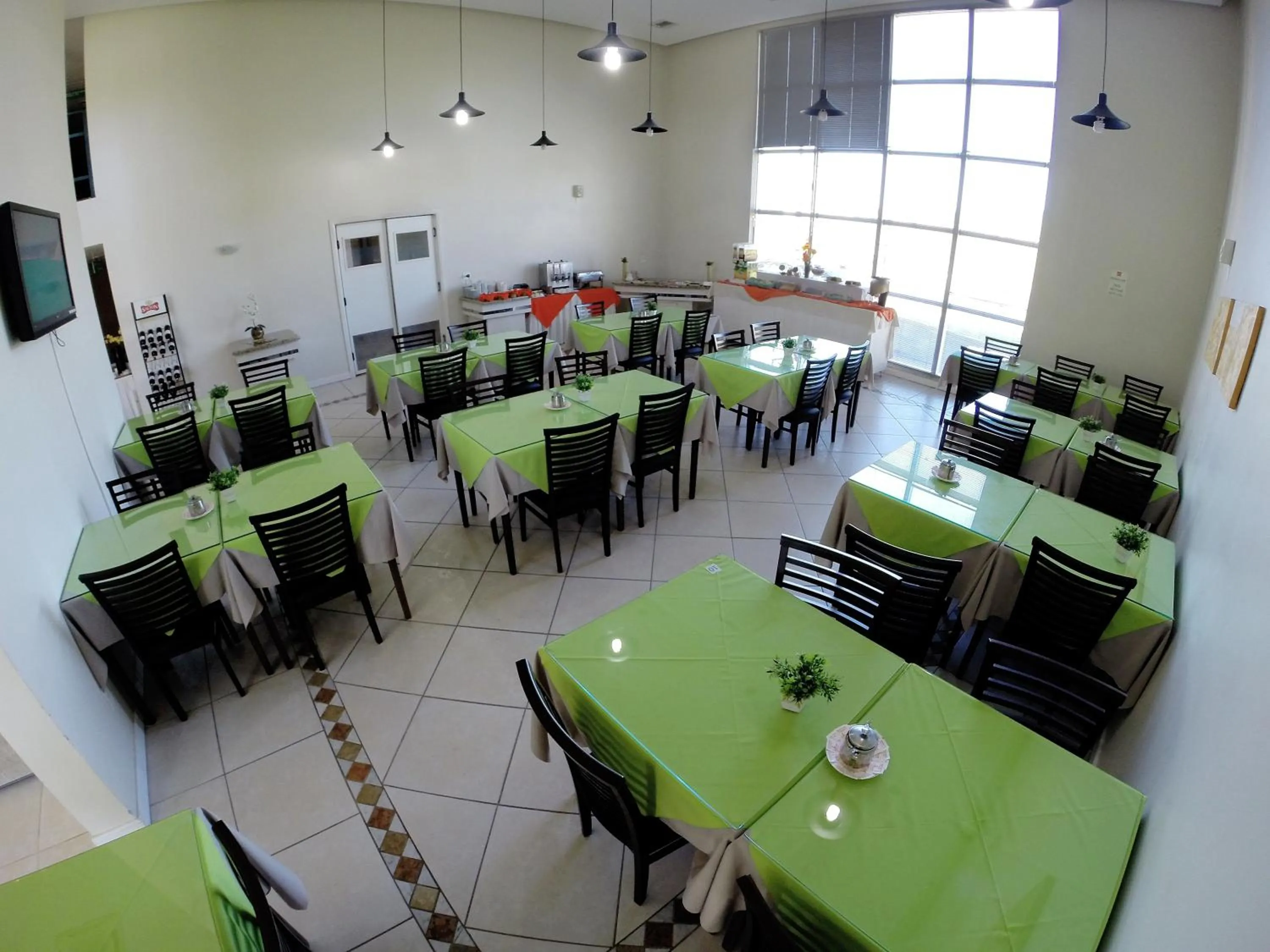 Restaurant/places to eat in Harbor Self Graciosa Hotel