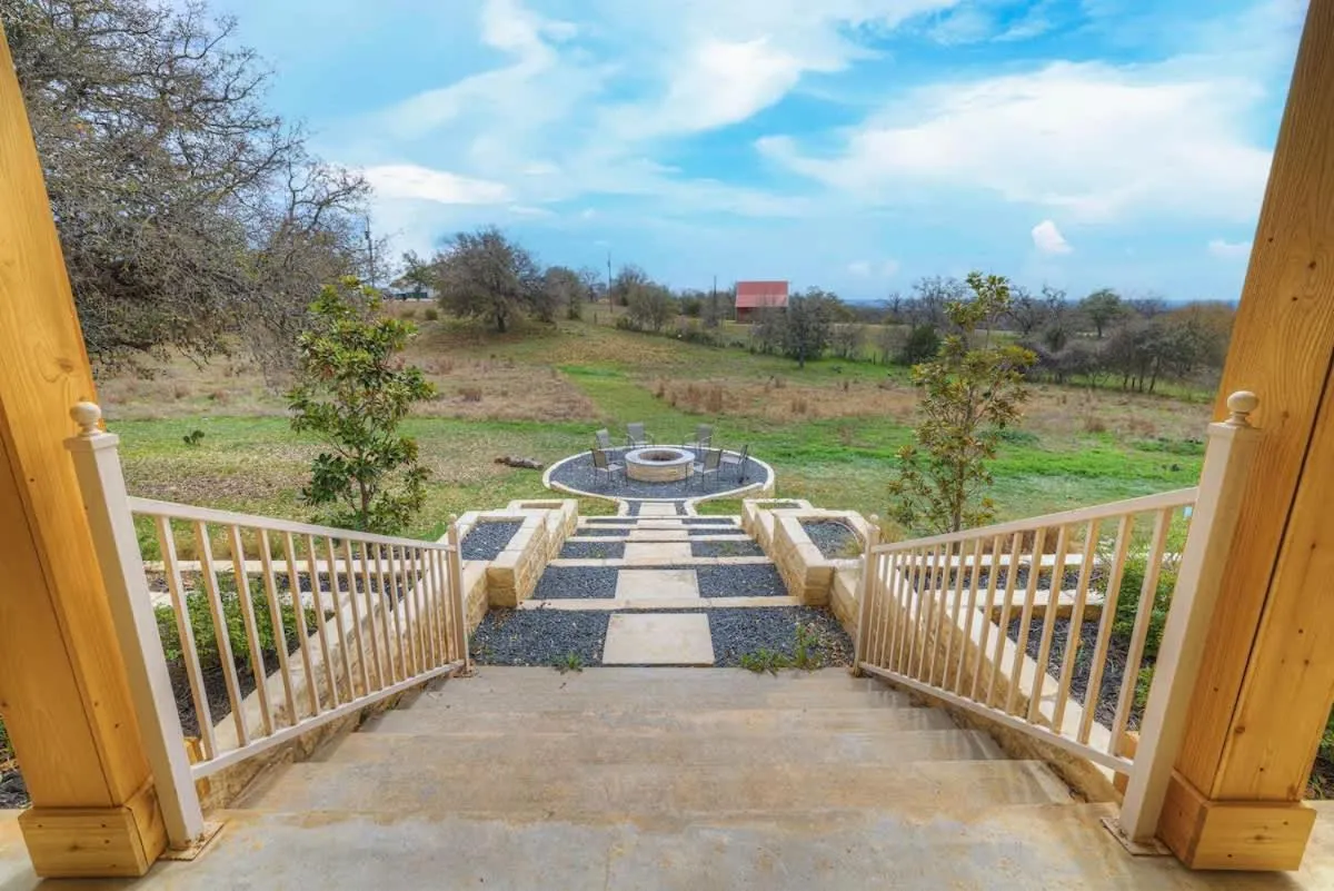Property building in Starlight Meadows 3 mi to Downtown w/hot tub
