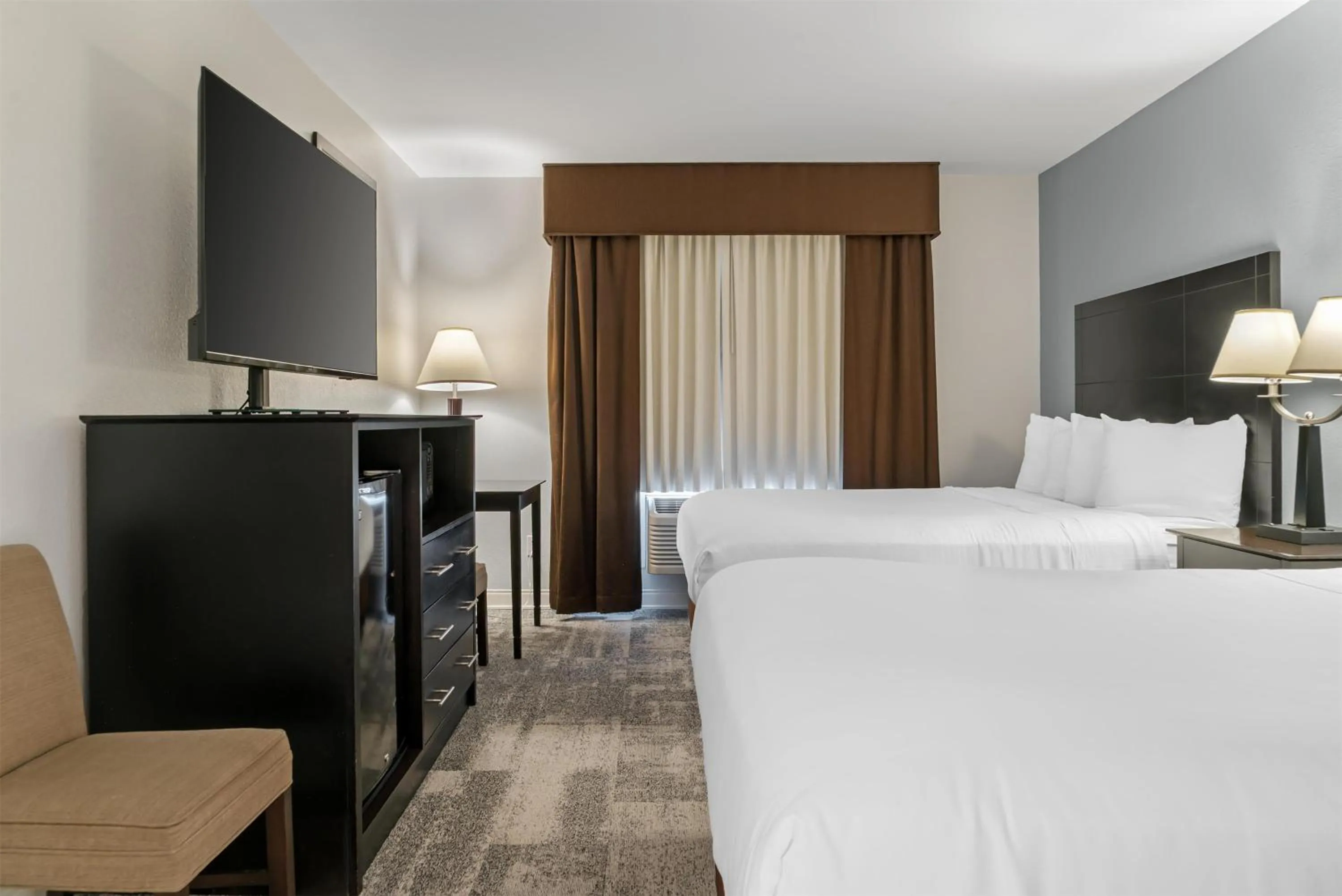 Bedroom, Bed in Best Western Lakewinds