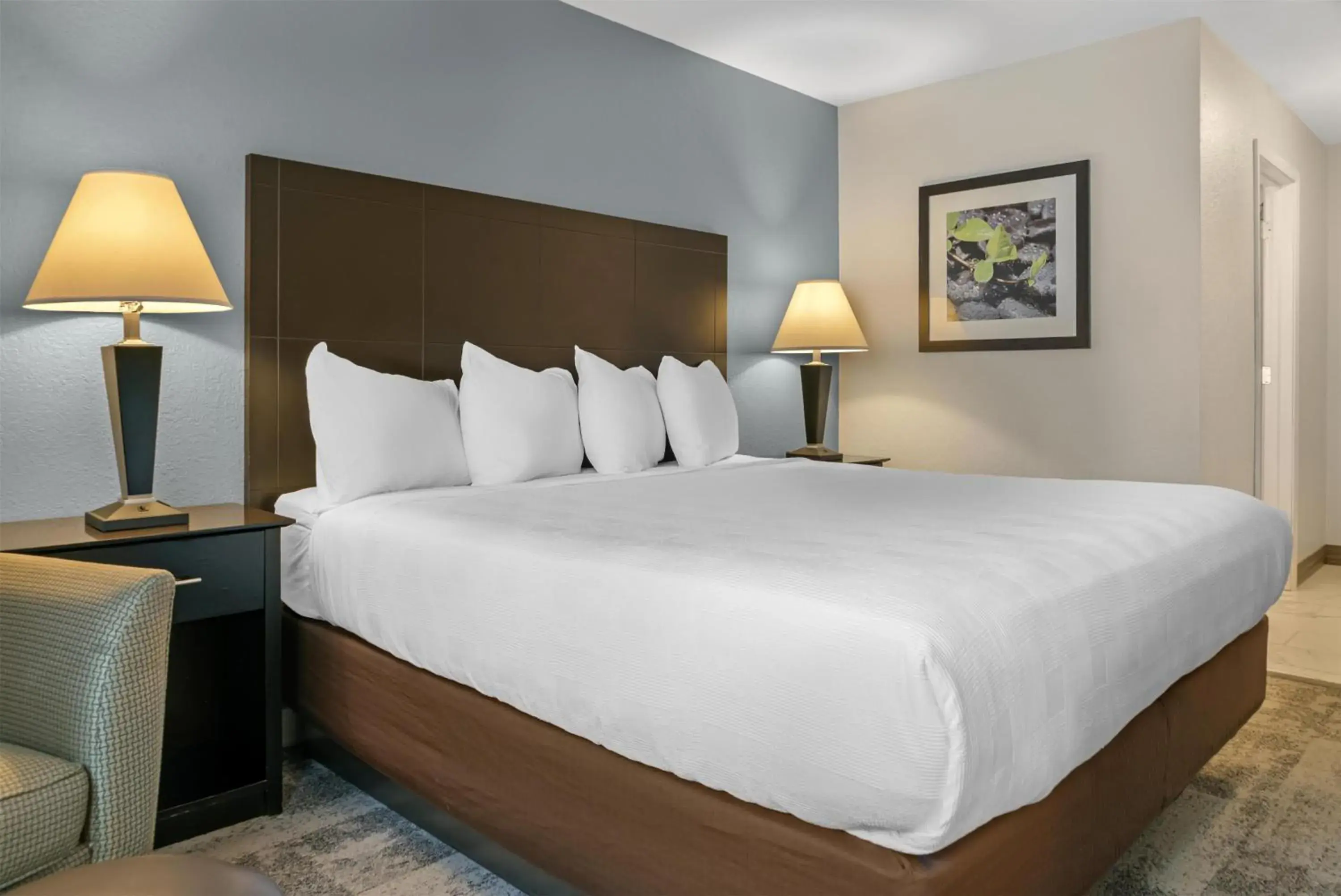 King Room in Best Western Lakewinds King Room in Best Western Lakewinds