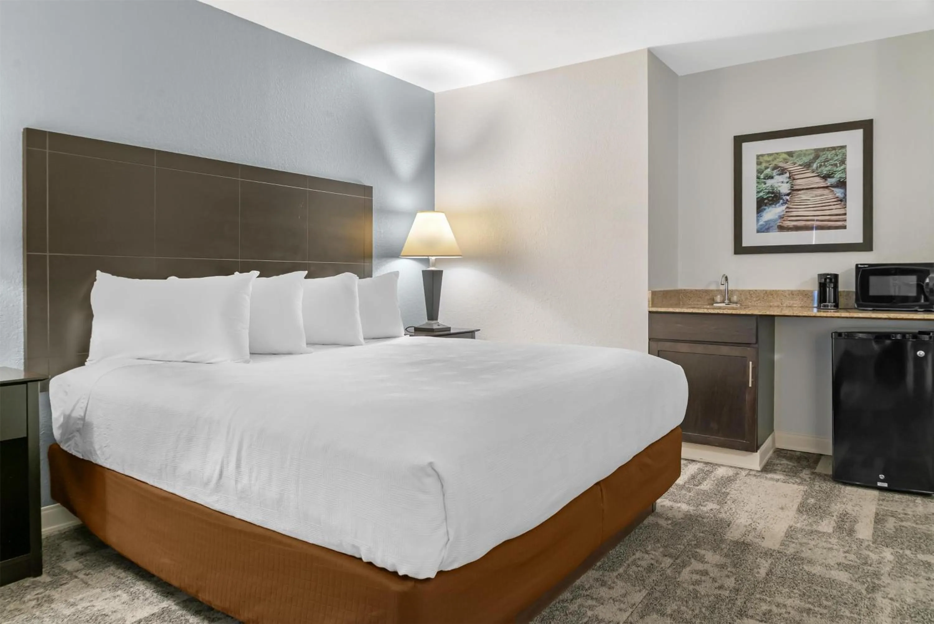 Bedroom, Bed in Best Western Lakewinds