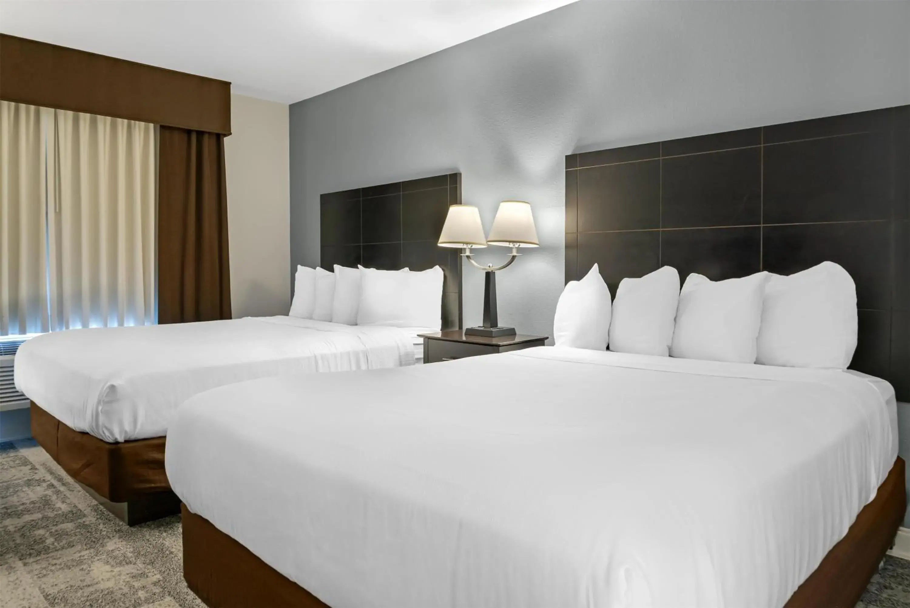 Two-Bedroom Apartment in Best Western Lakewinds Two-Bedroom Apartment in Best Western Lakewinds