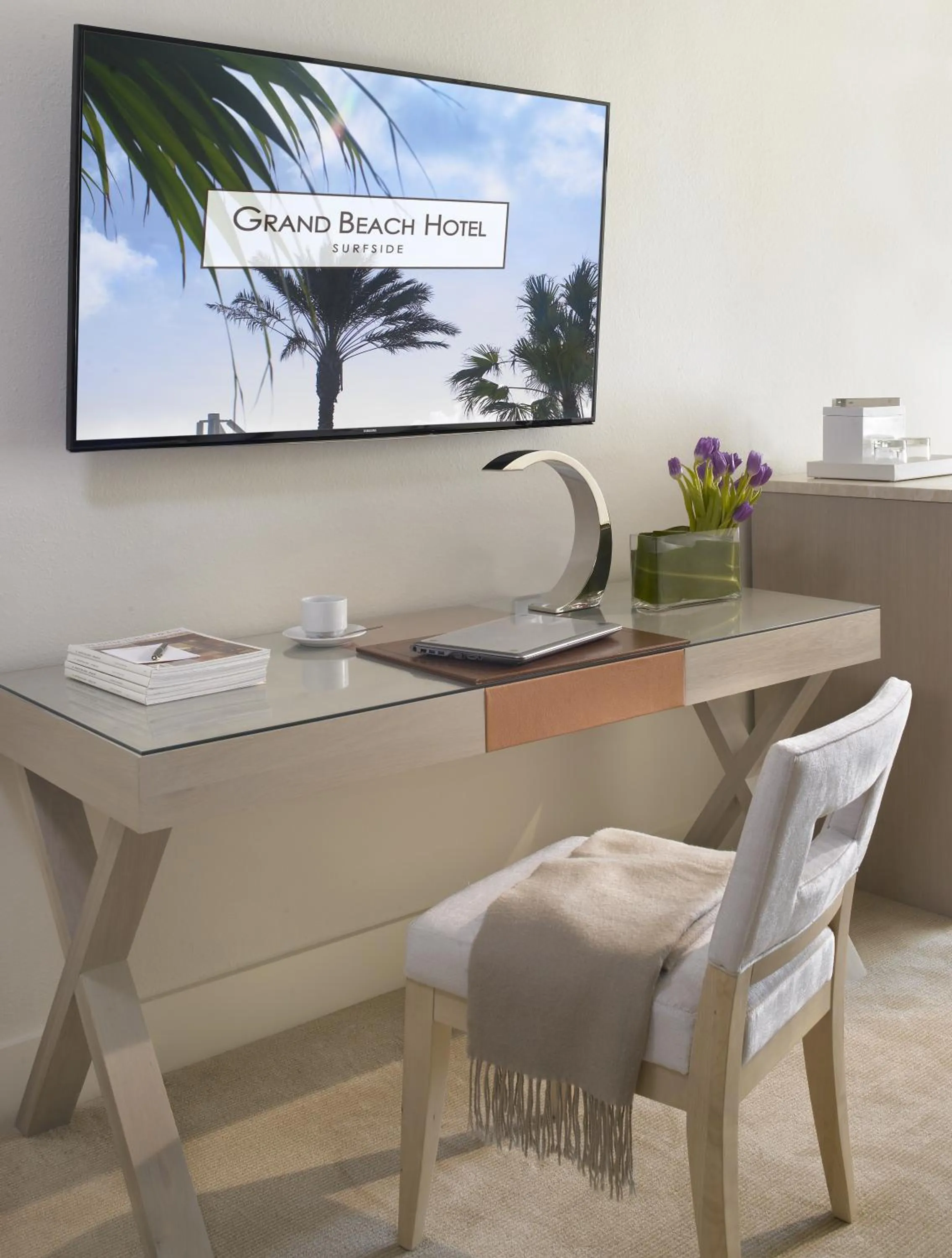 Seating area in Grand Beach Hotel Surfside West