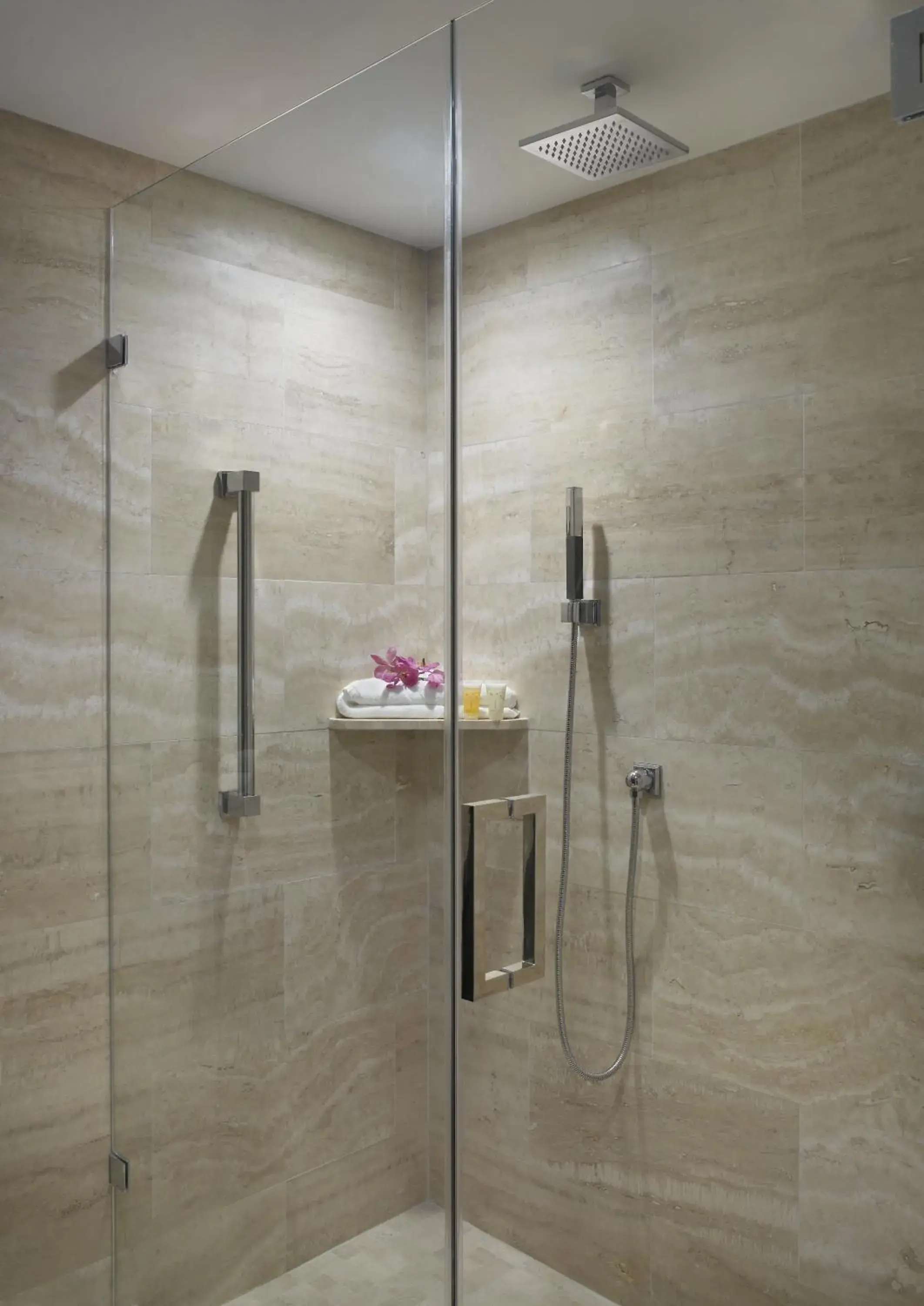 ADA Accessible Queen Suite in Grand Beach Hotel Surfside West ADA Accessible Queen Suite in Grand Beach Hotel Surfside West