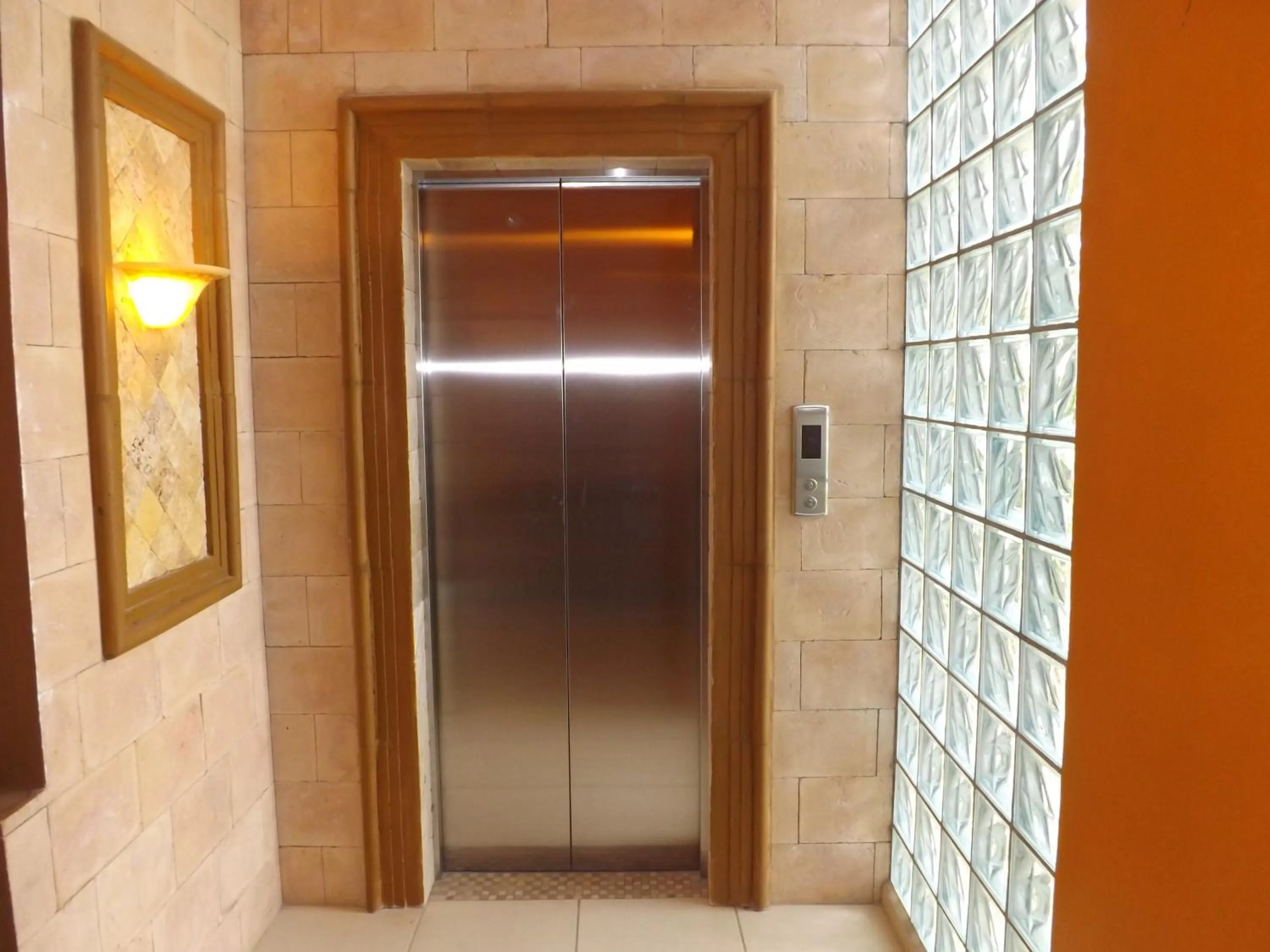 Business facilities in Real Guanacaste