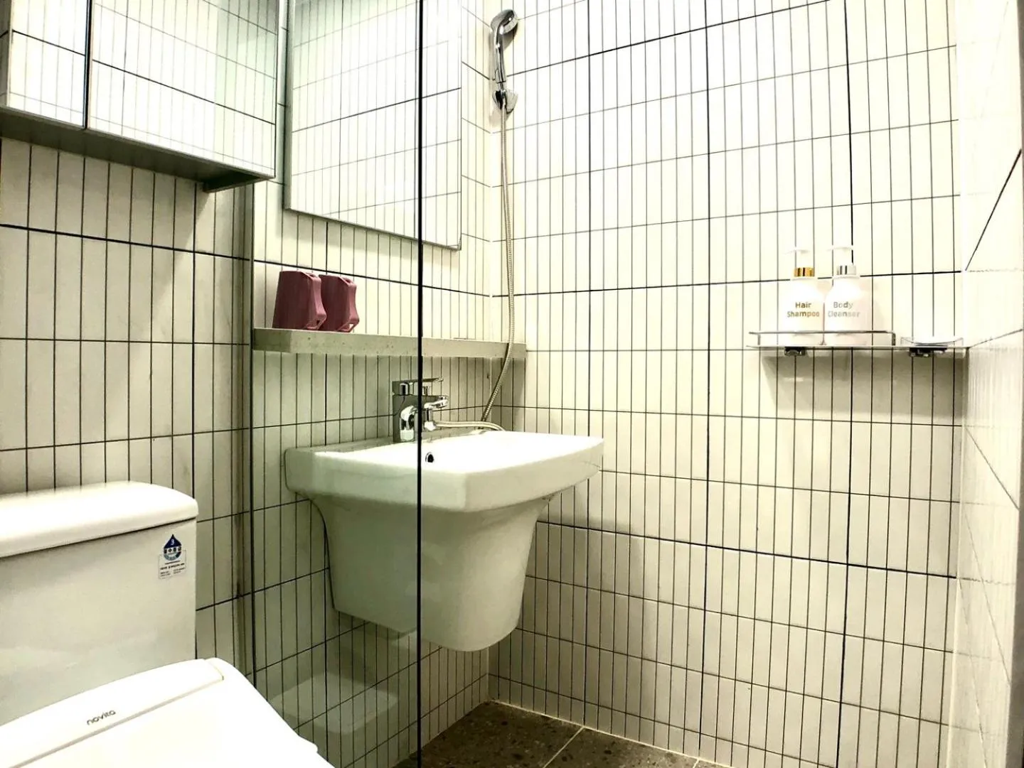 Toilet in Golden Planet Hotel-Pyeongtaek Godeck