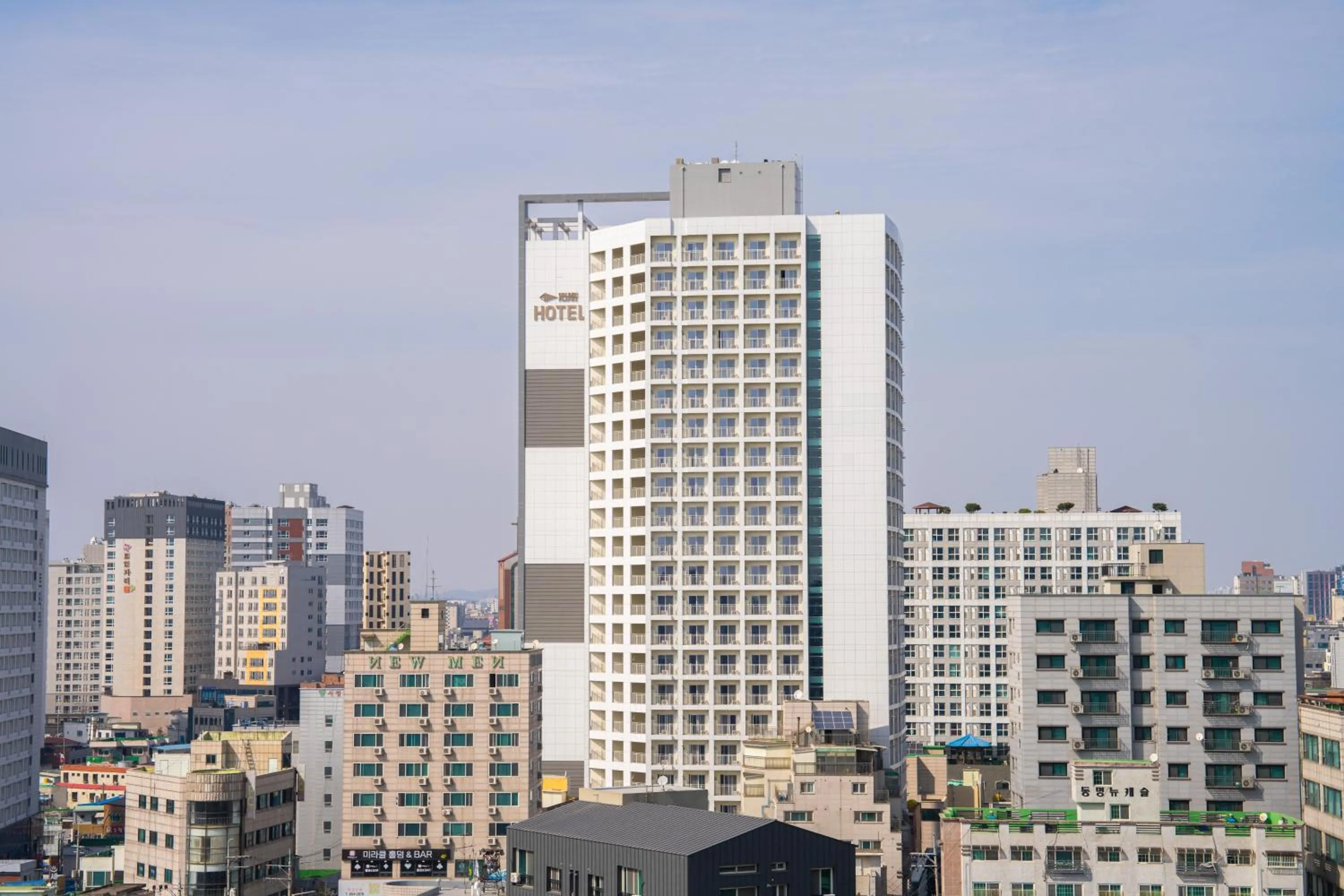 Facade/entrance in Golden Planet Hotel-Pyeongtaek Godeck
