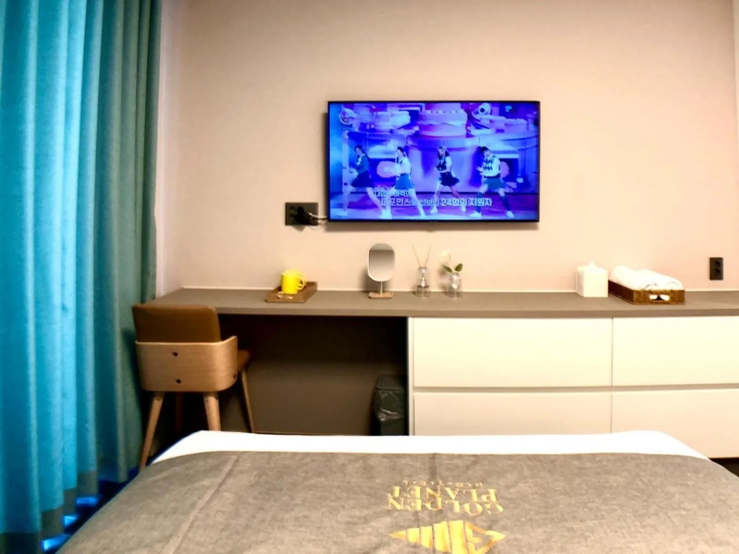 Photo of the whole room in Golden Planet Hotel-Pyeongtaek Godeck