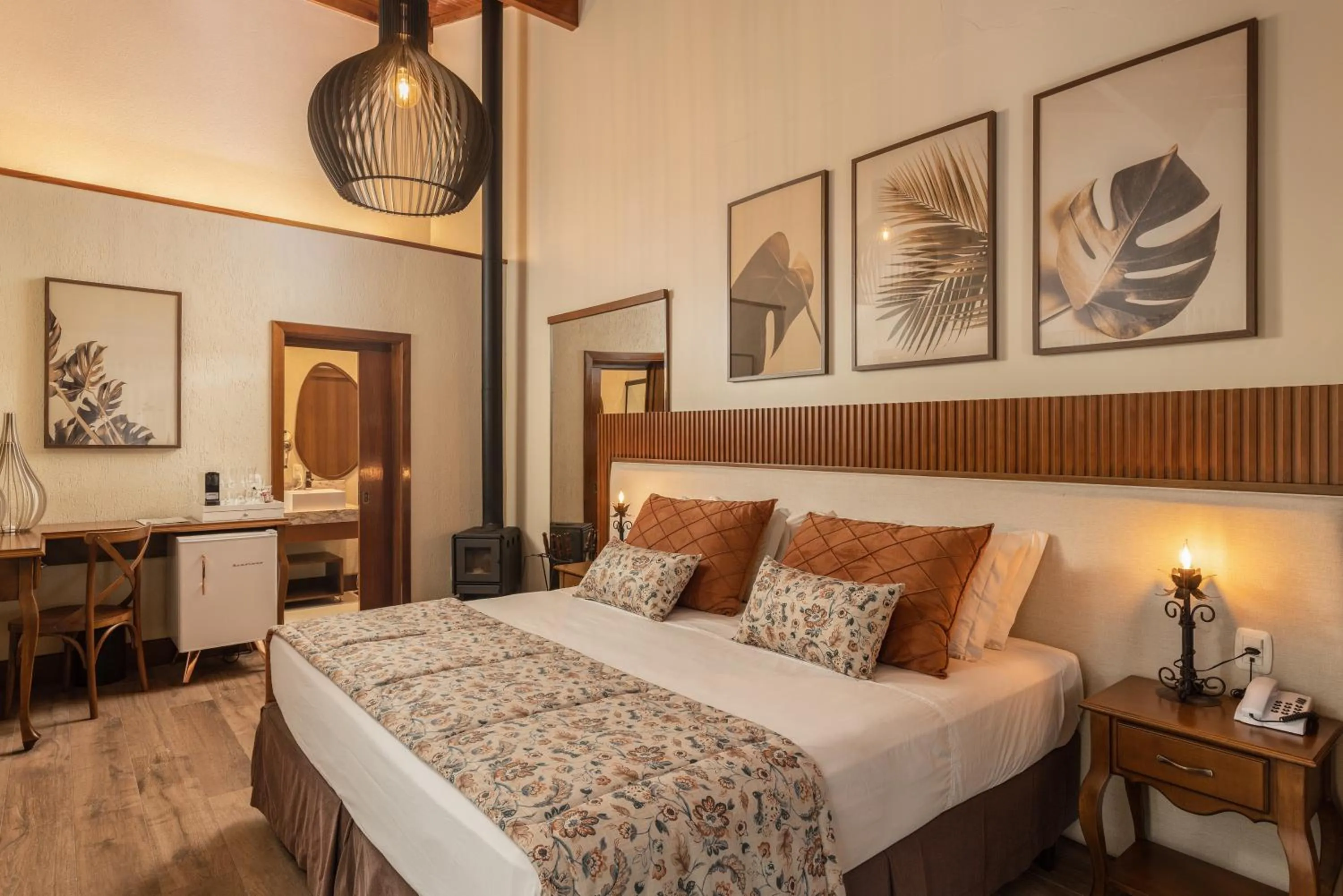 Photo of the whole room, Bed in Hotel Vivenda dos Sonhos