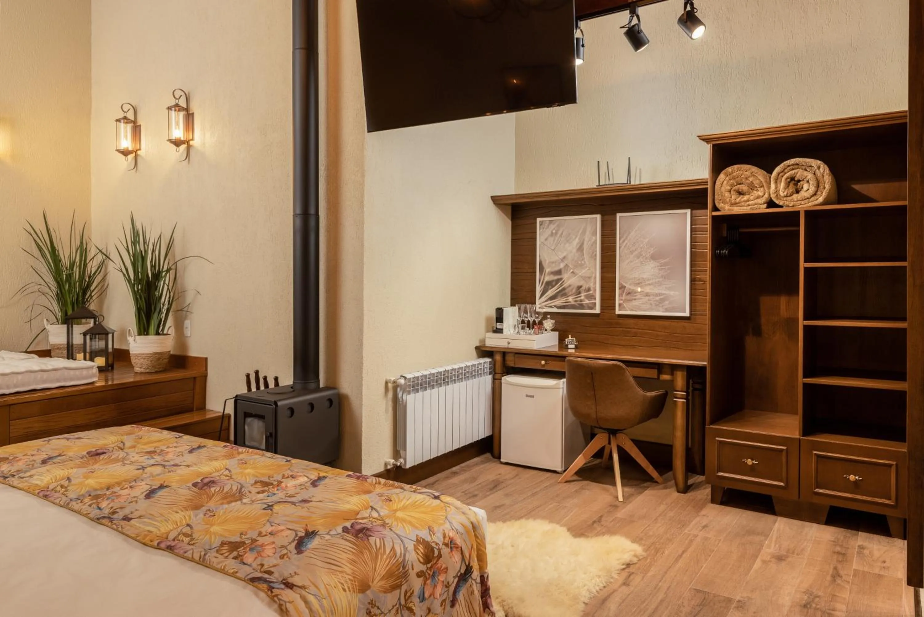 Photo of the whole room, Bed in Hotel Vivenda dos Sonhos