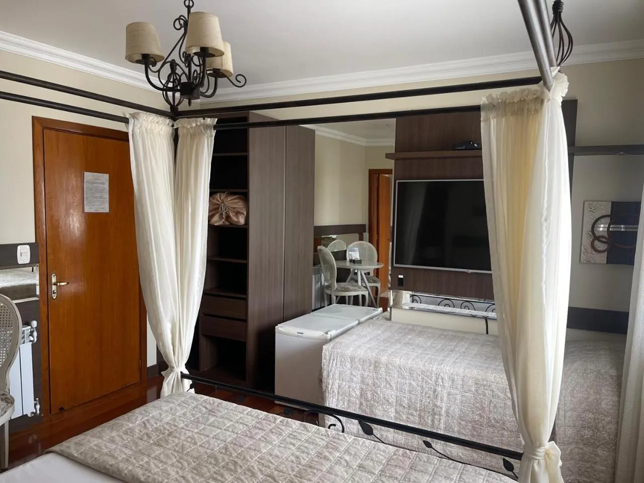 Photo of the whole room, Bed in Hotel Vivenda dos Sonhos