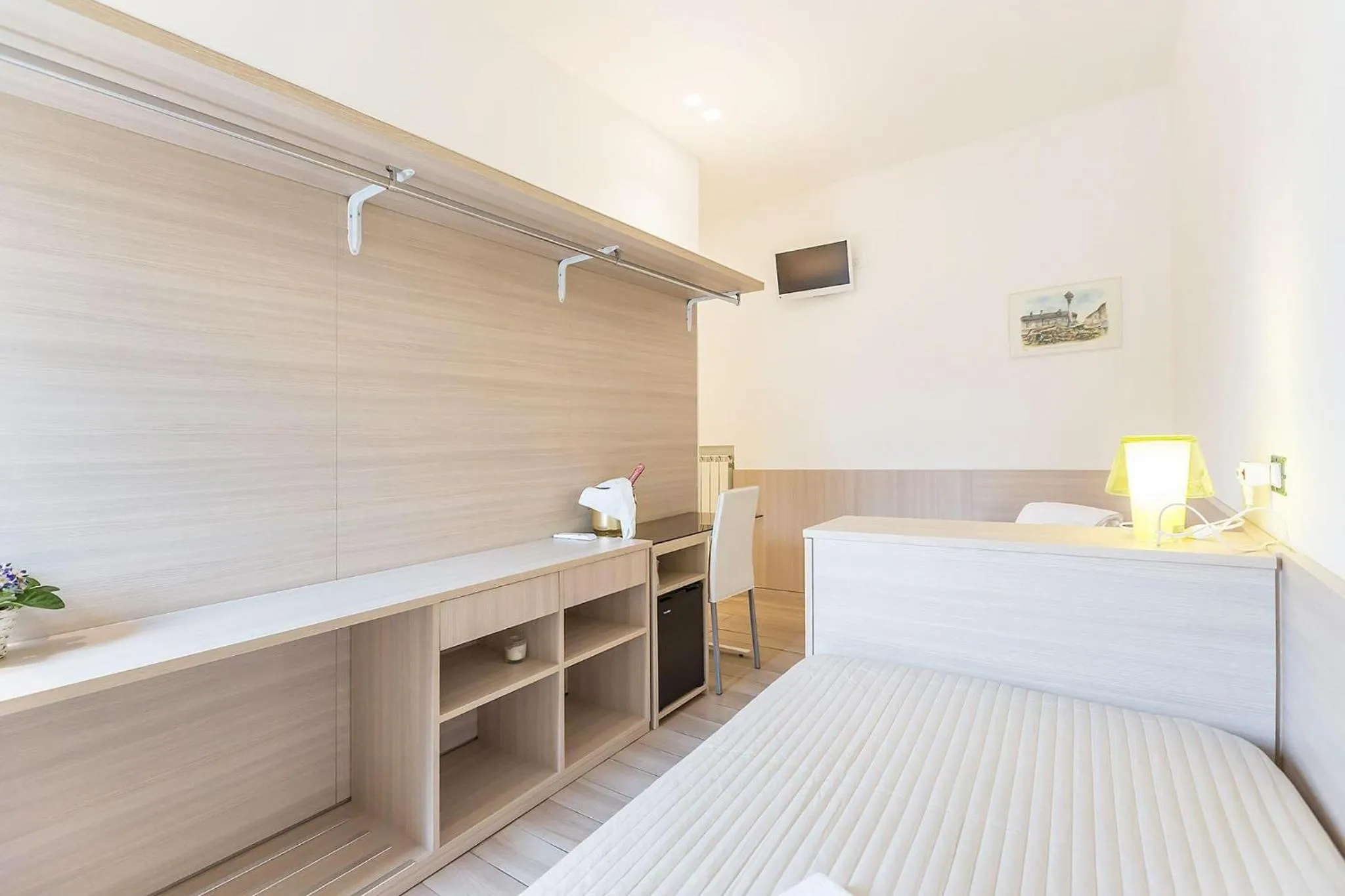 Bed in Foresteria Via Italia - Rooms & Suite