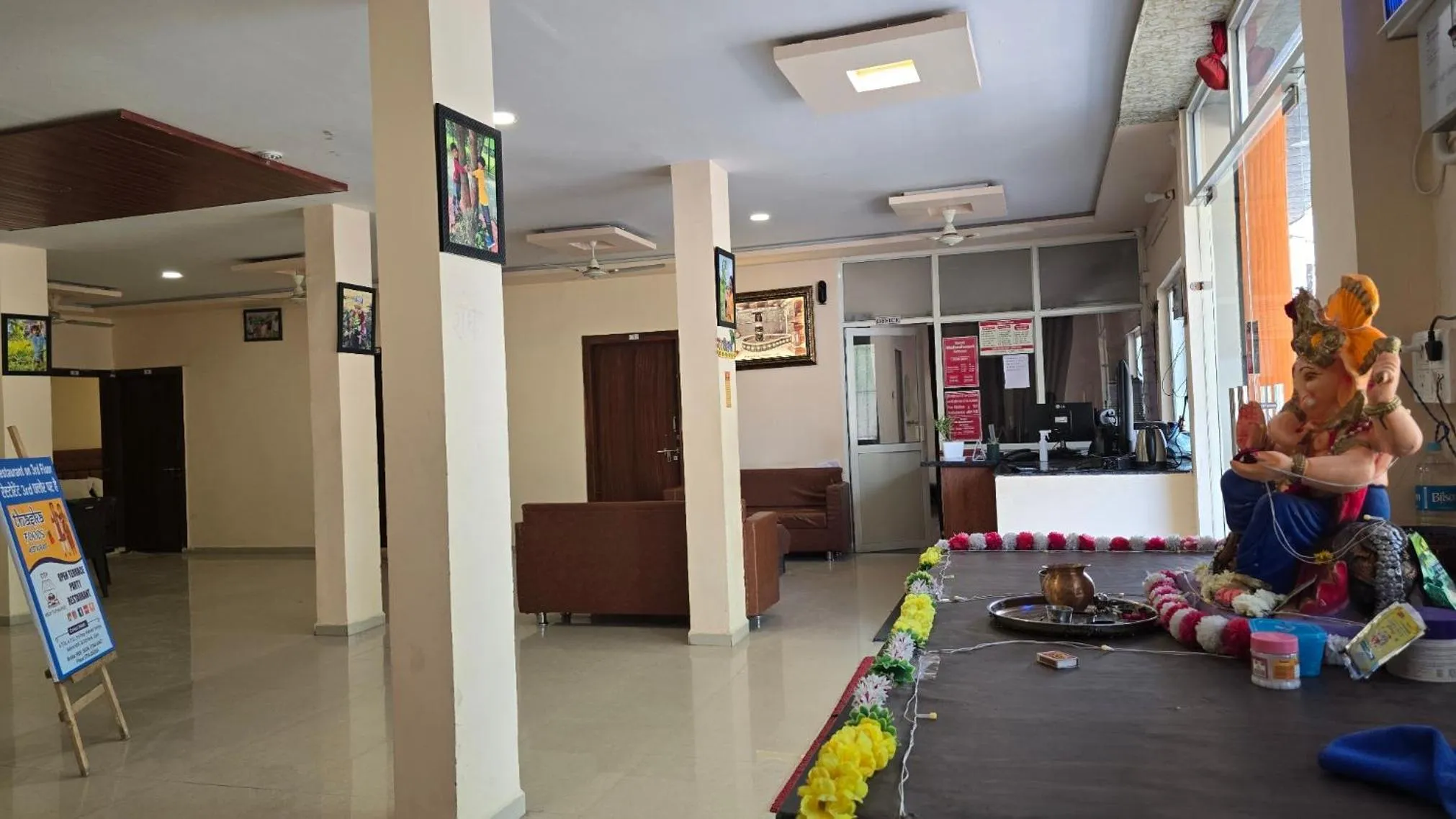 Seating area in HOTEL MAHESHWARI GREEN's