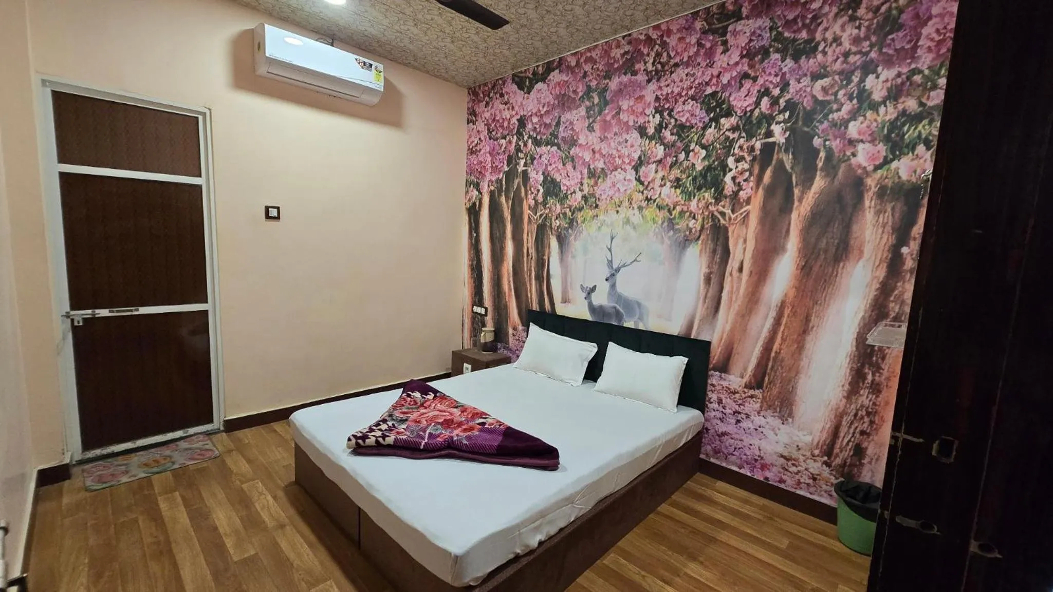 Bed in HOTEL MAHESHWARI GREEN's