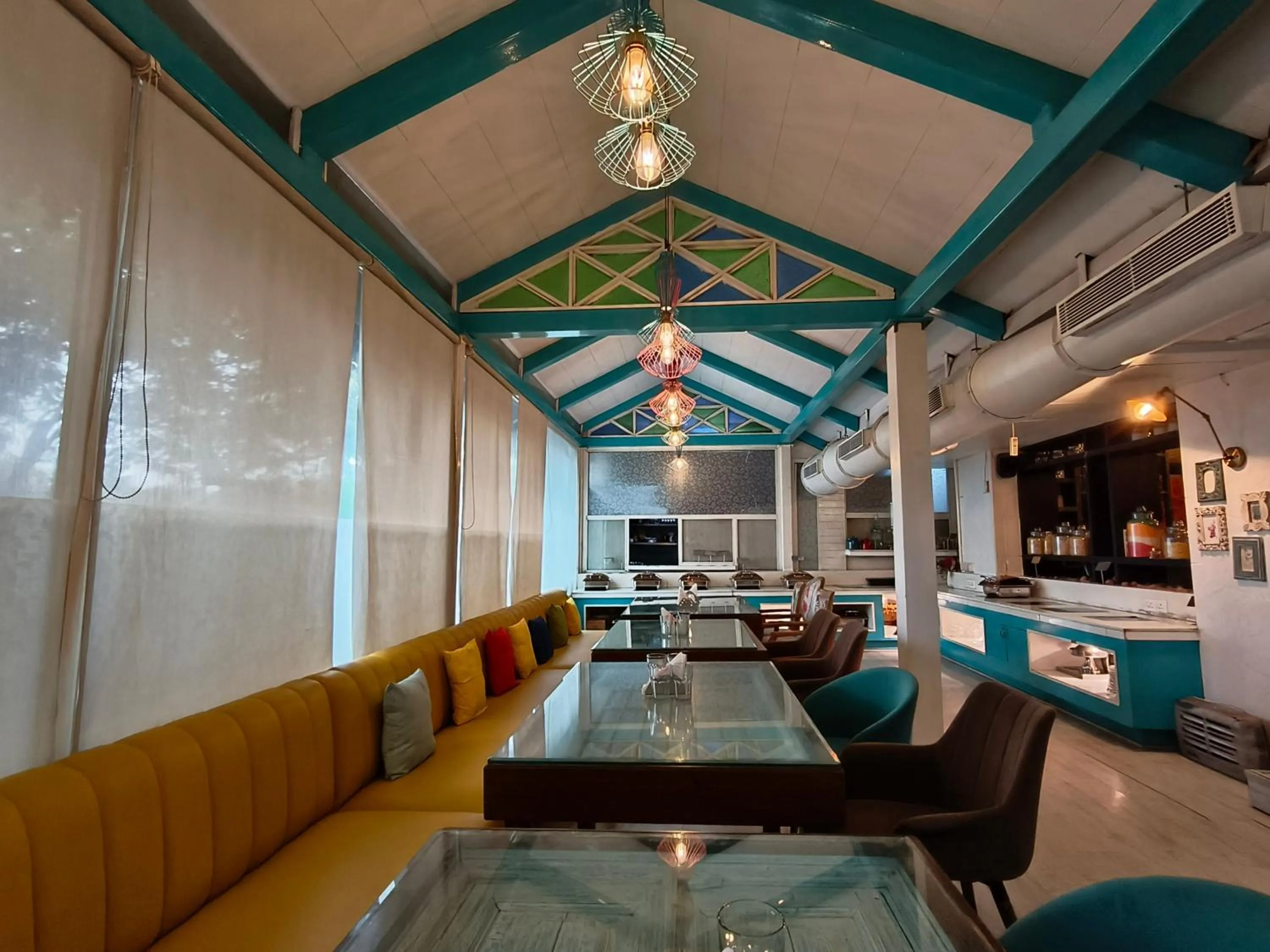 Restaurant/places to eat in Hotel Heritage 2001, Nagpur