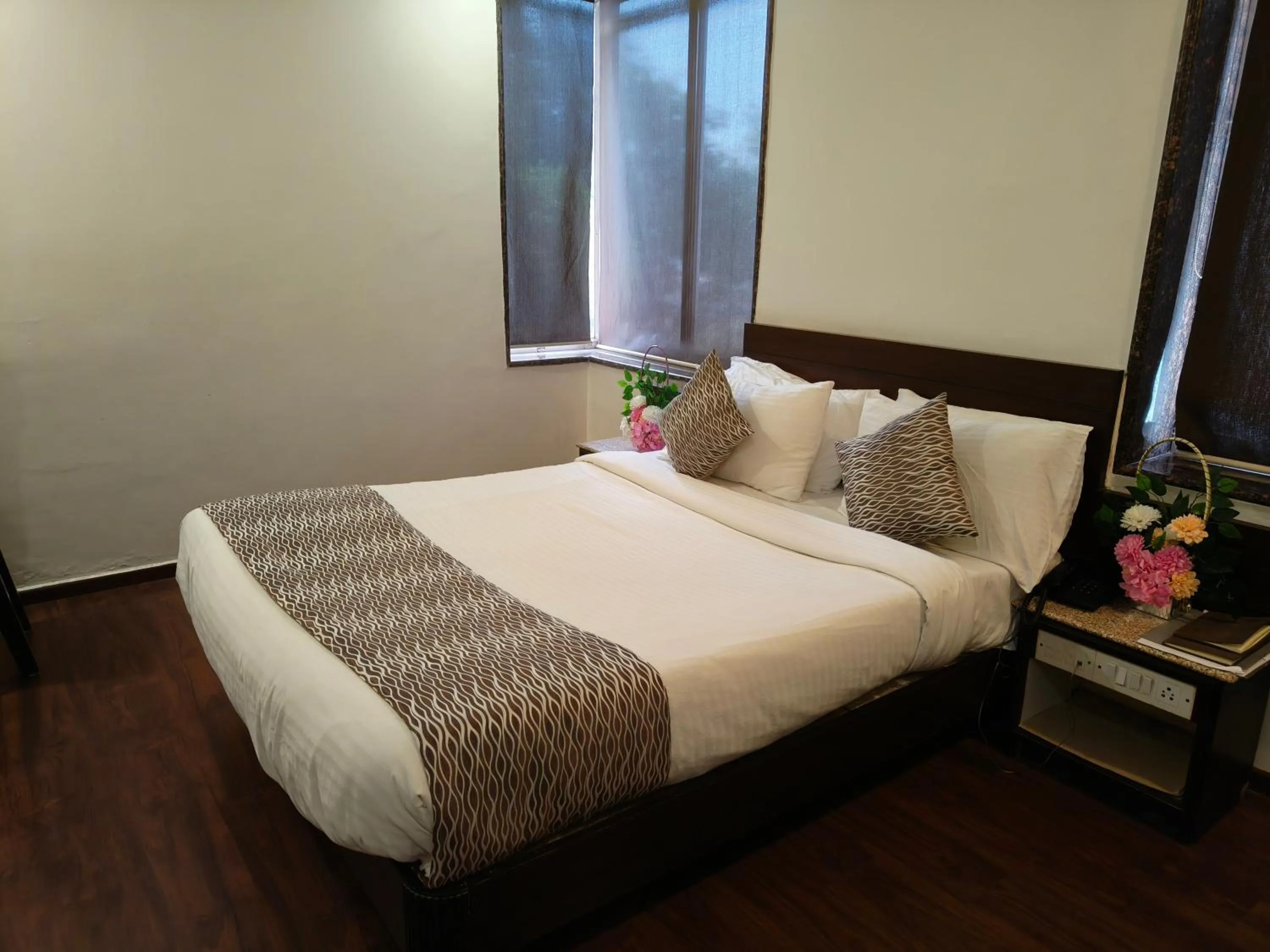 Bed in Hotel Heritage 2001, Nagpur