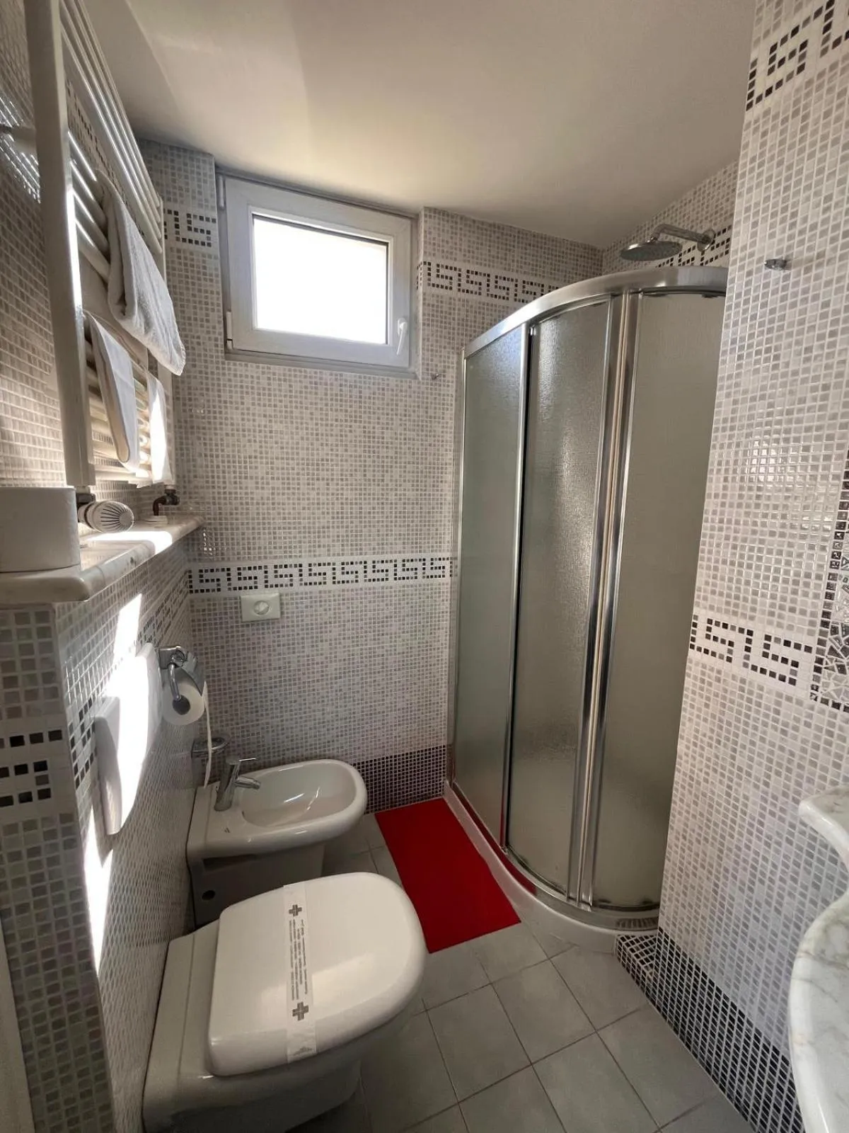 Bathroom in HOTEL LUDOVICO ARIOSTO