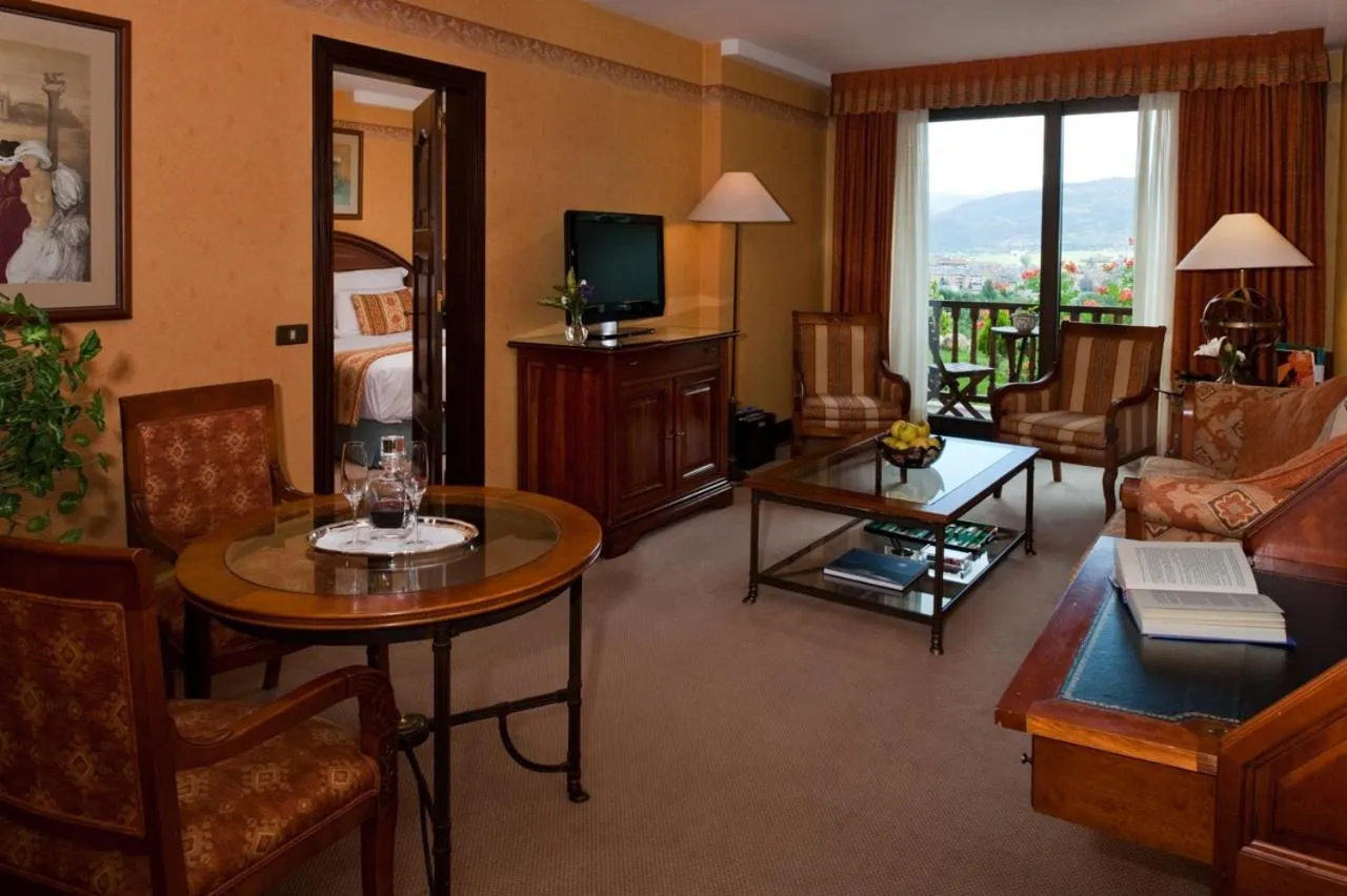 Living room in HOTEL & SPA El Castell de Ciutat