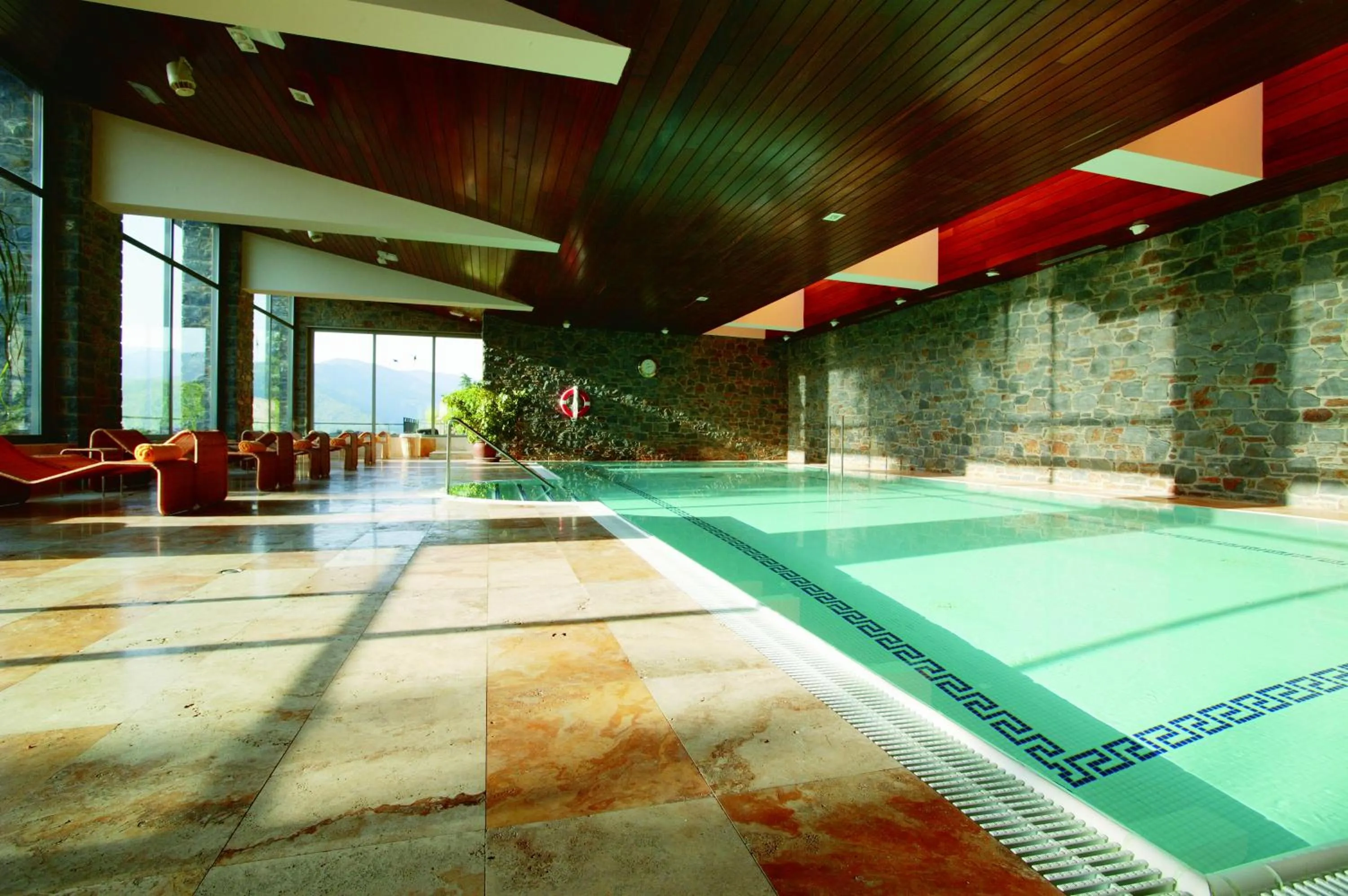 Swimming pool in HOTEL & SPA El Castell de Ciutat