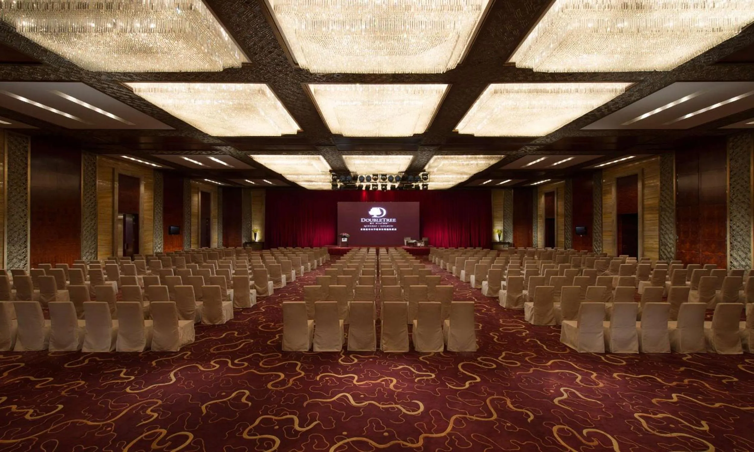 Meeting/conference room in DoubleTree by Hilton Qinghai - Golmud