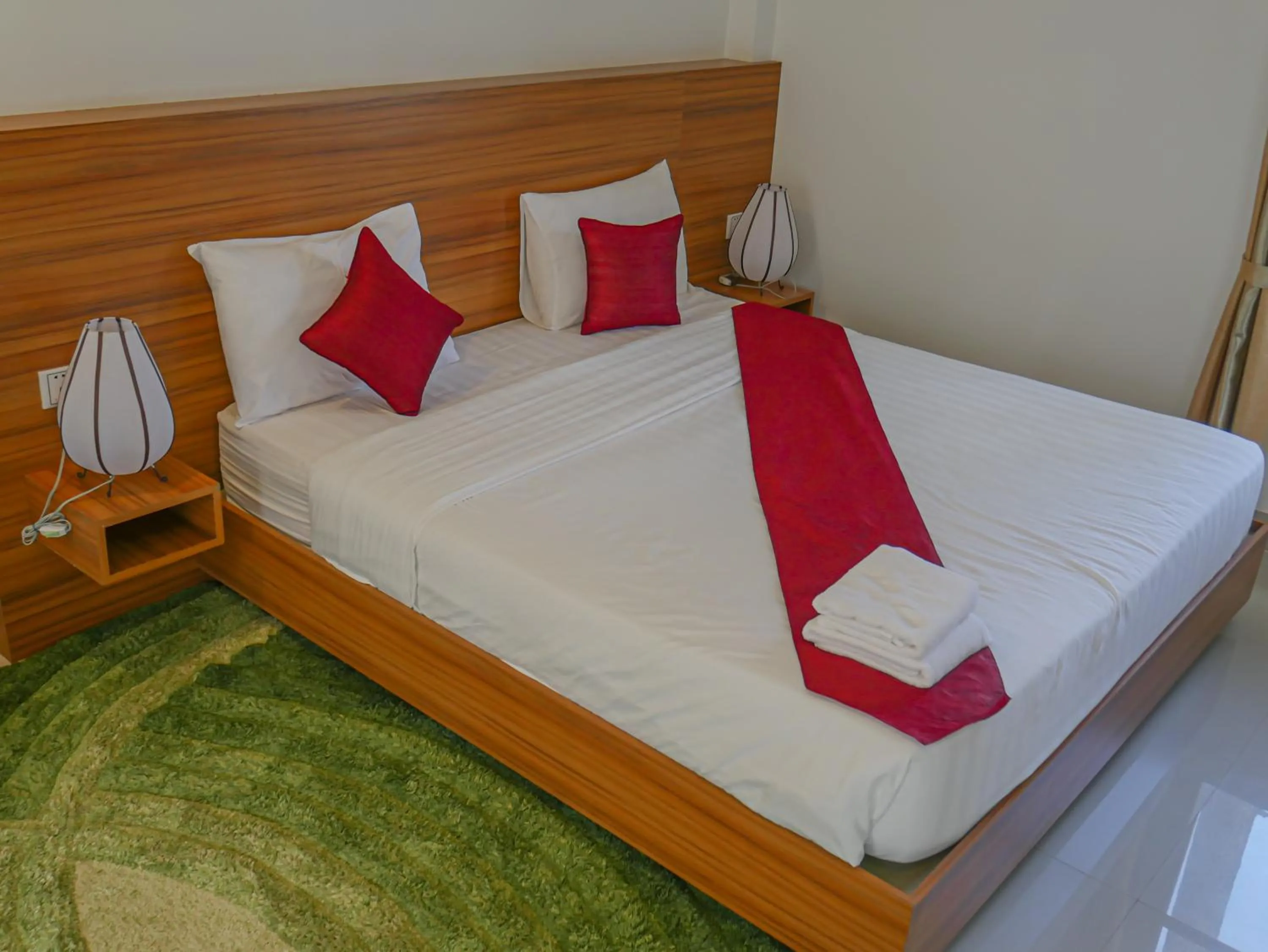 Bedroom, Bed in vKirirom Pine Resort