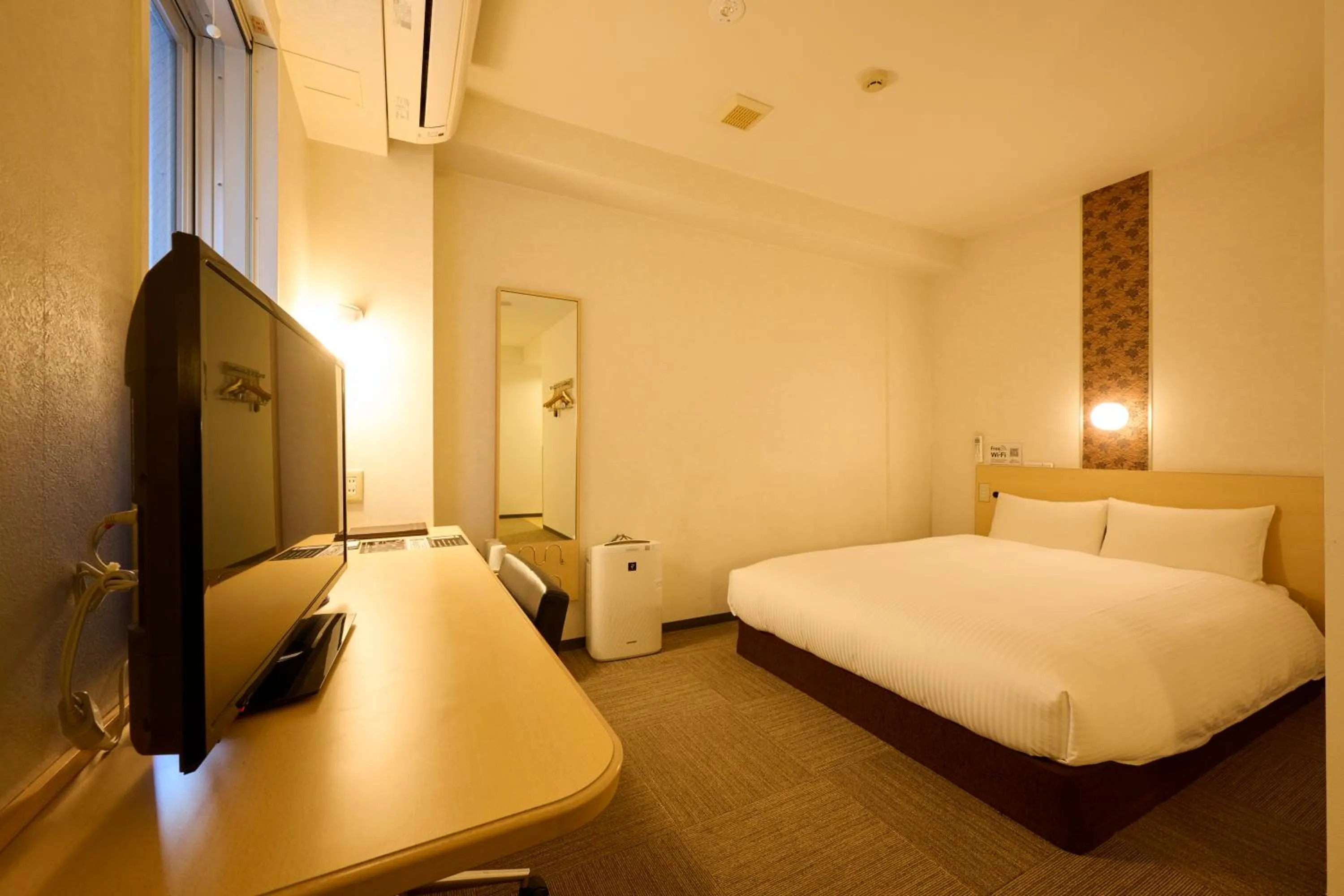 Photo of the whole room, Bed in Smile Hotel Kyoto Karasuma Gojo