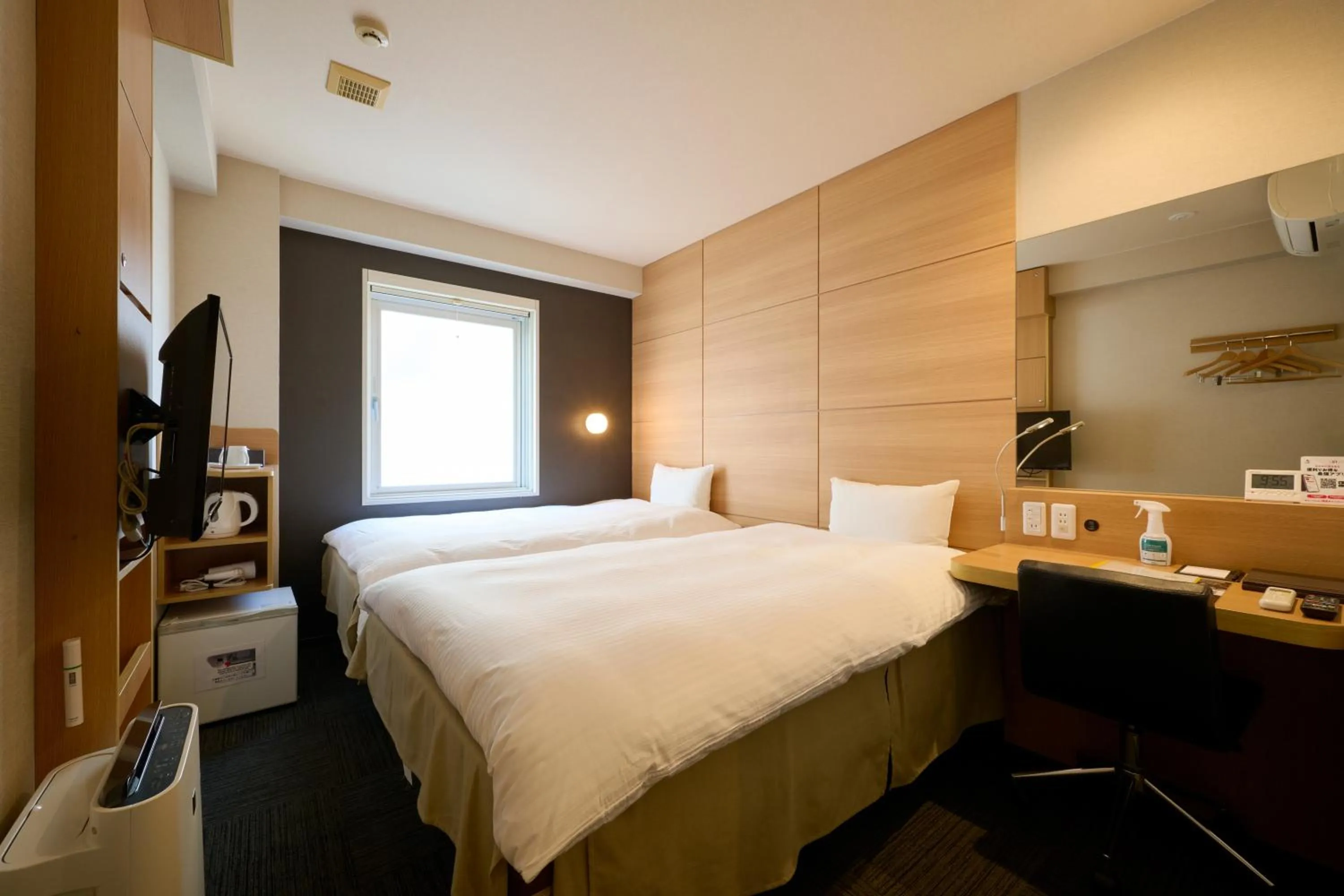 Photo of the whole room, Bed in Smile Hotel Kyoto Karasuma Gojo