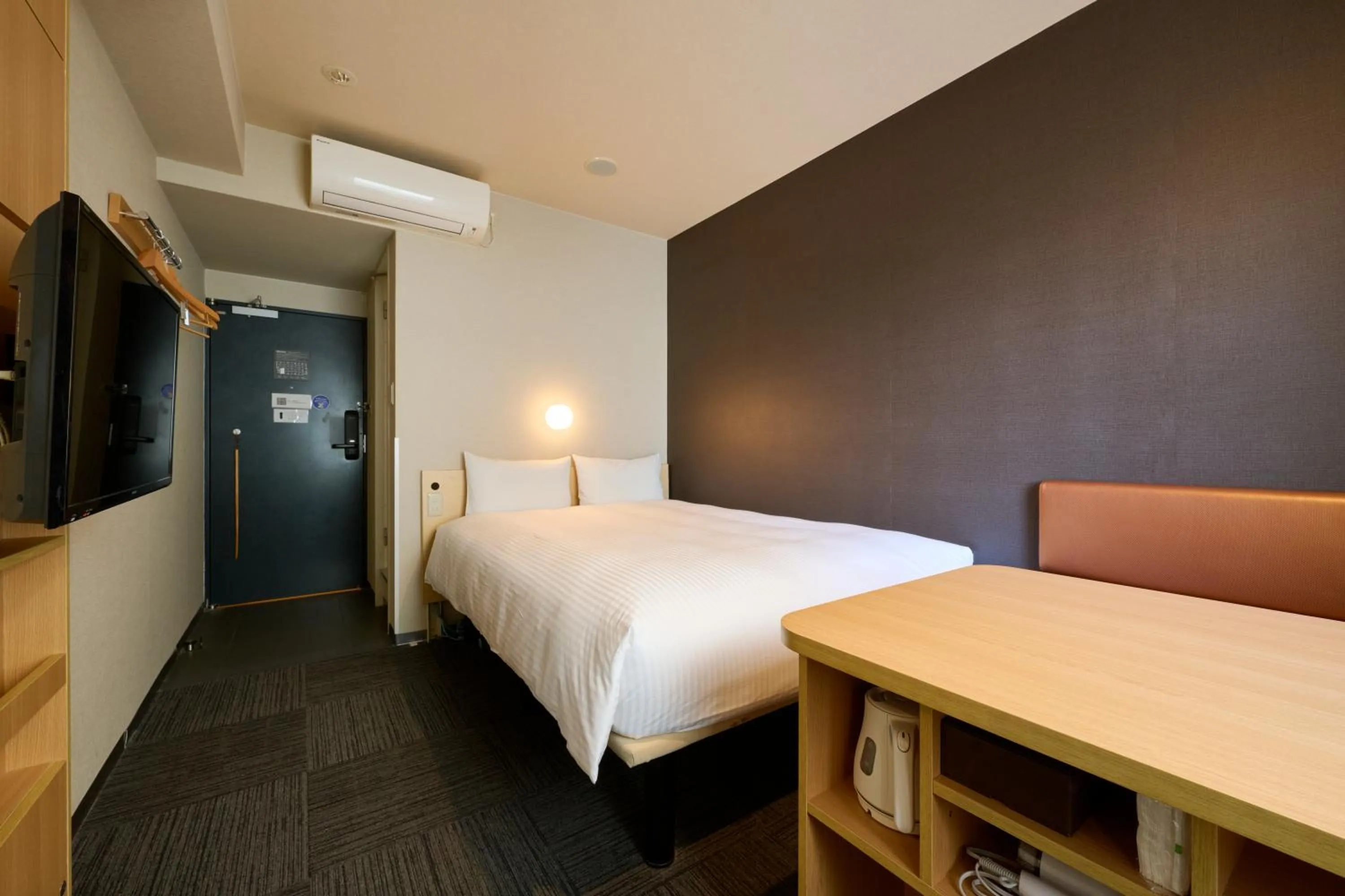 Photo of the whole room, Bed in Smile Hotel Kyoto Karasuma Gojo