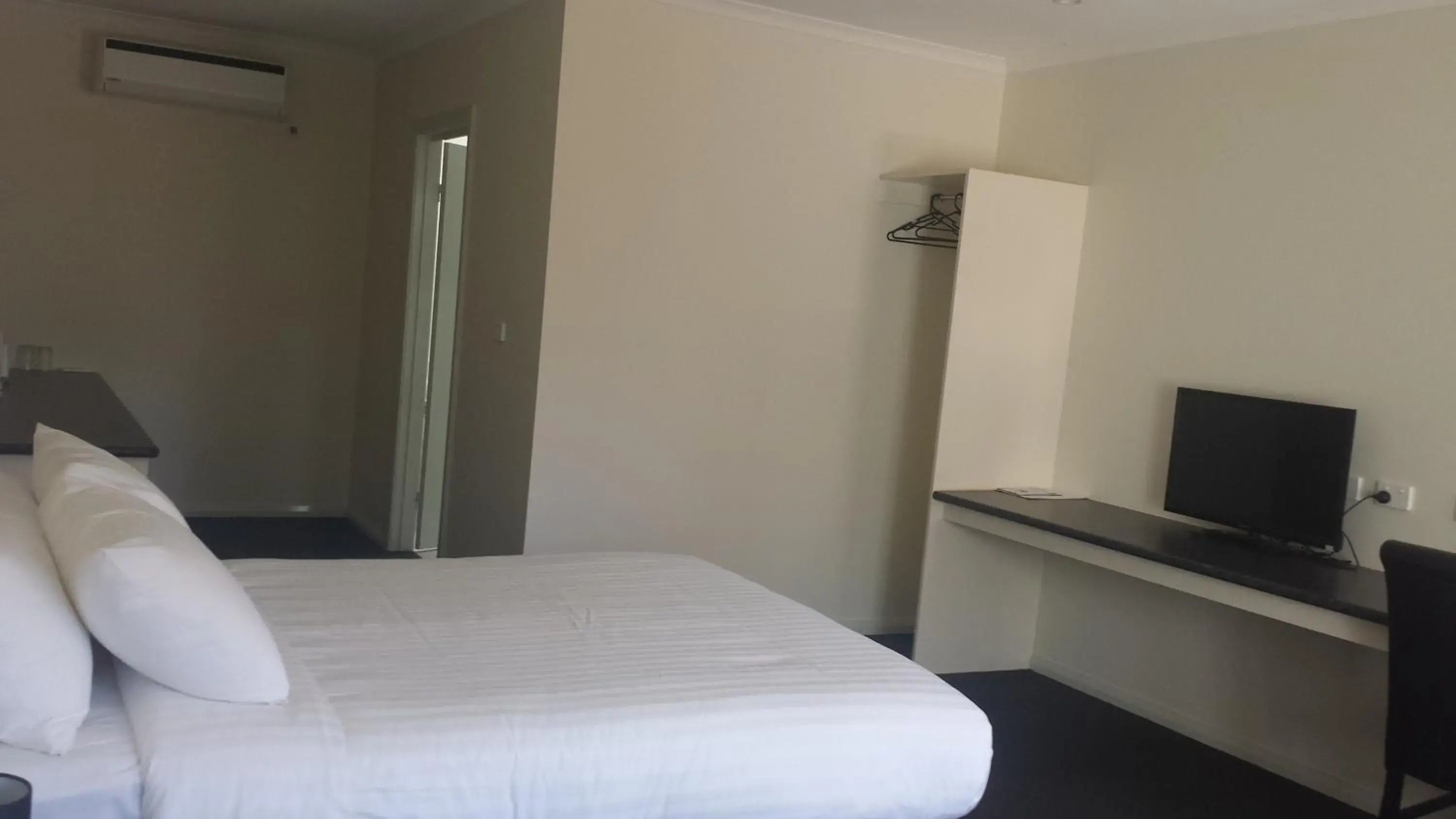 Superior Queen Room in Heyfield Railway Hotel Superior Queen Room in Heyfield Railway Hotel