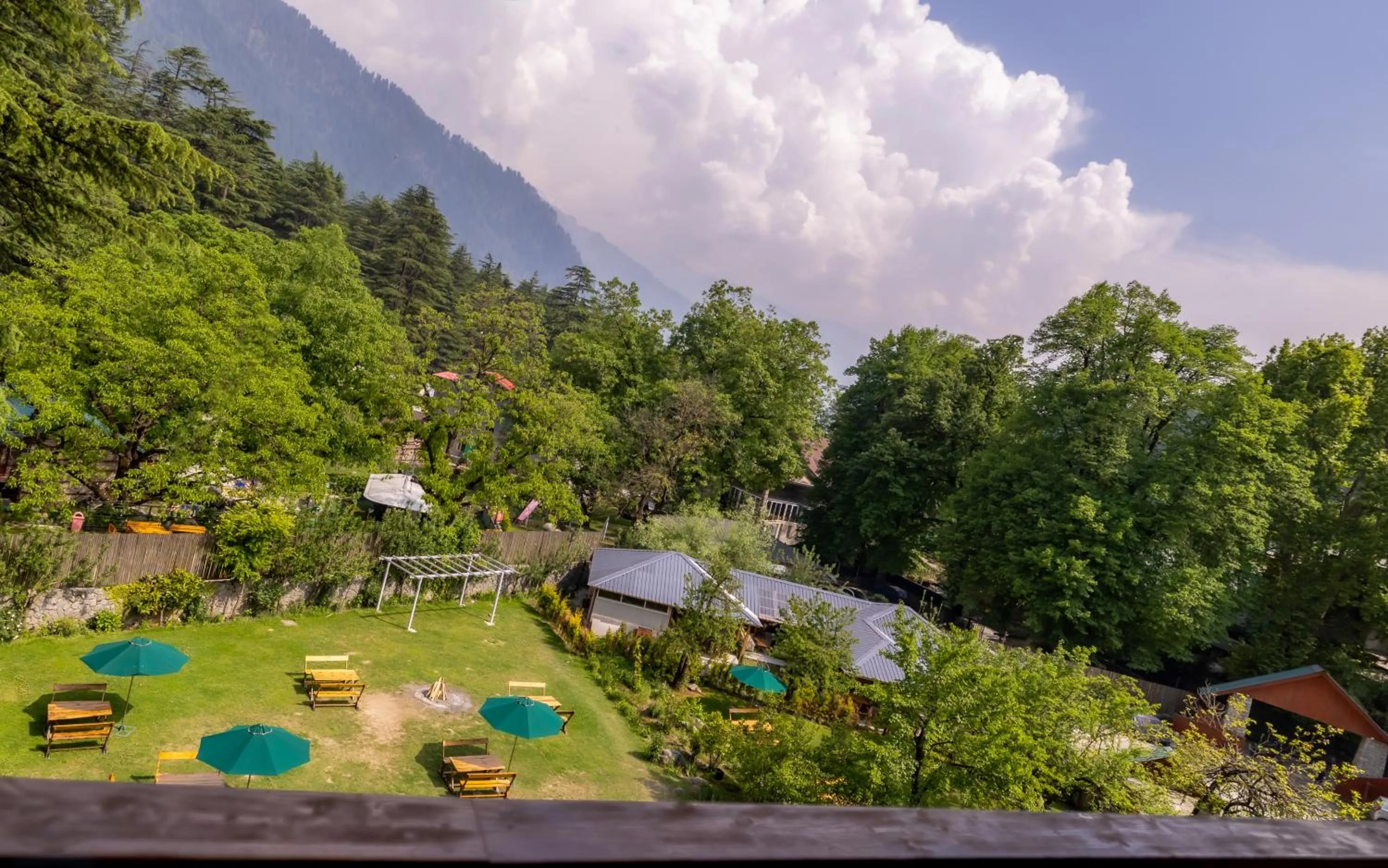 Superior Double Room in Baikunth Manali By Leisure Hotels - 650 meters from Hidimba Devi Temple