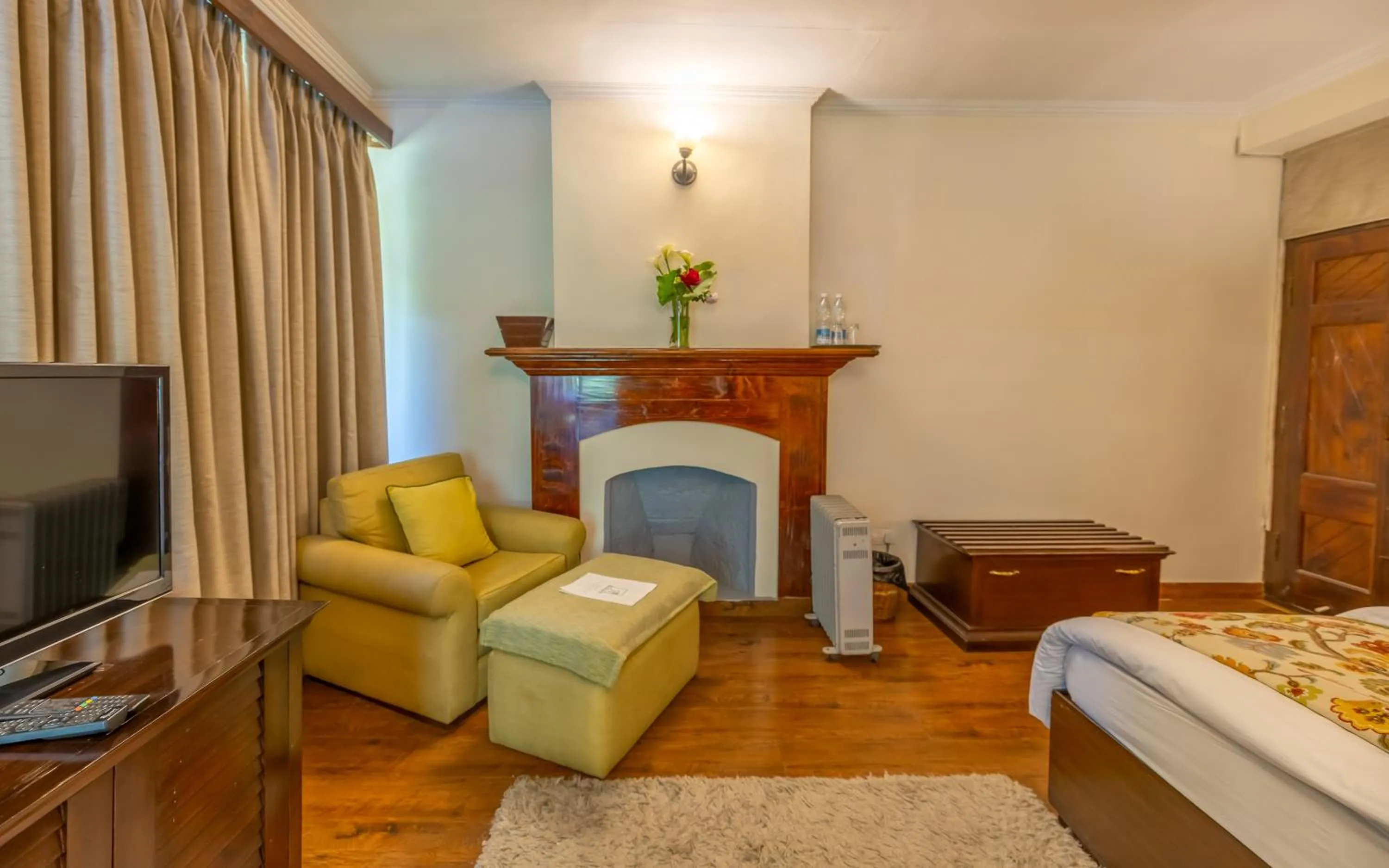 Deluxe Room in Baikunth Manali By Leisure Hotels - 650 meters from Hidimba Devi Temple