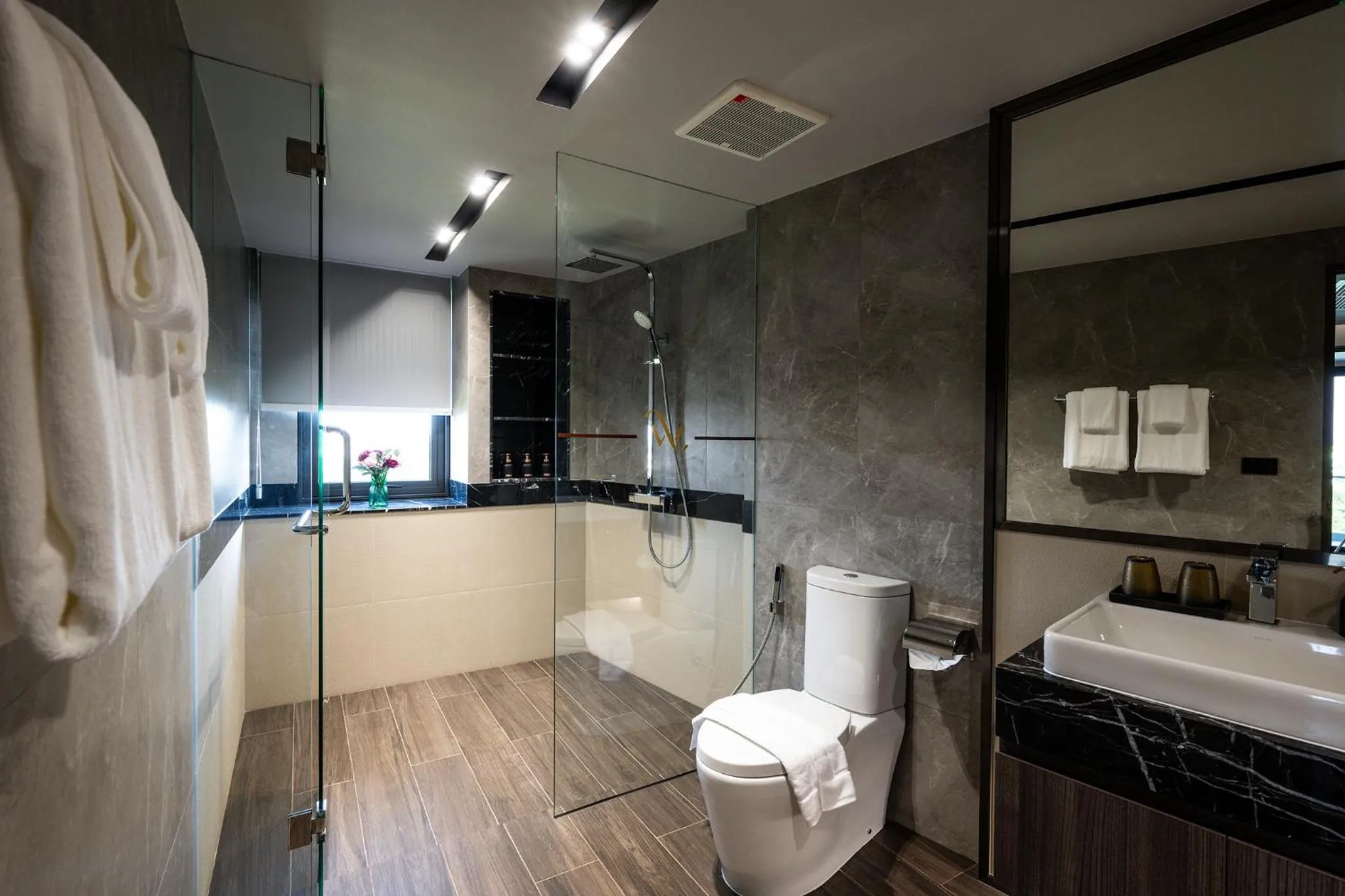 Shower in WE HOTEL RIVERFRONT