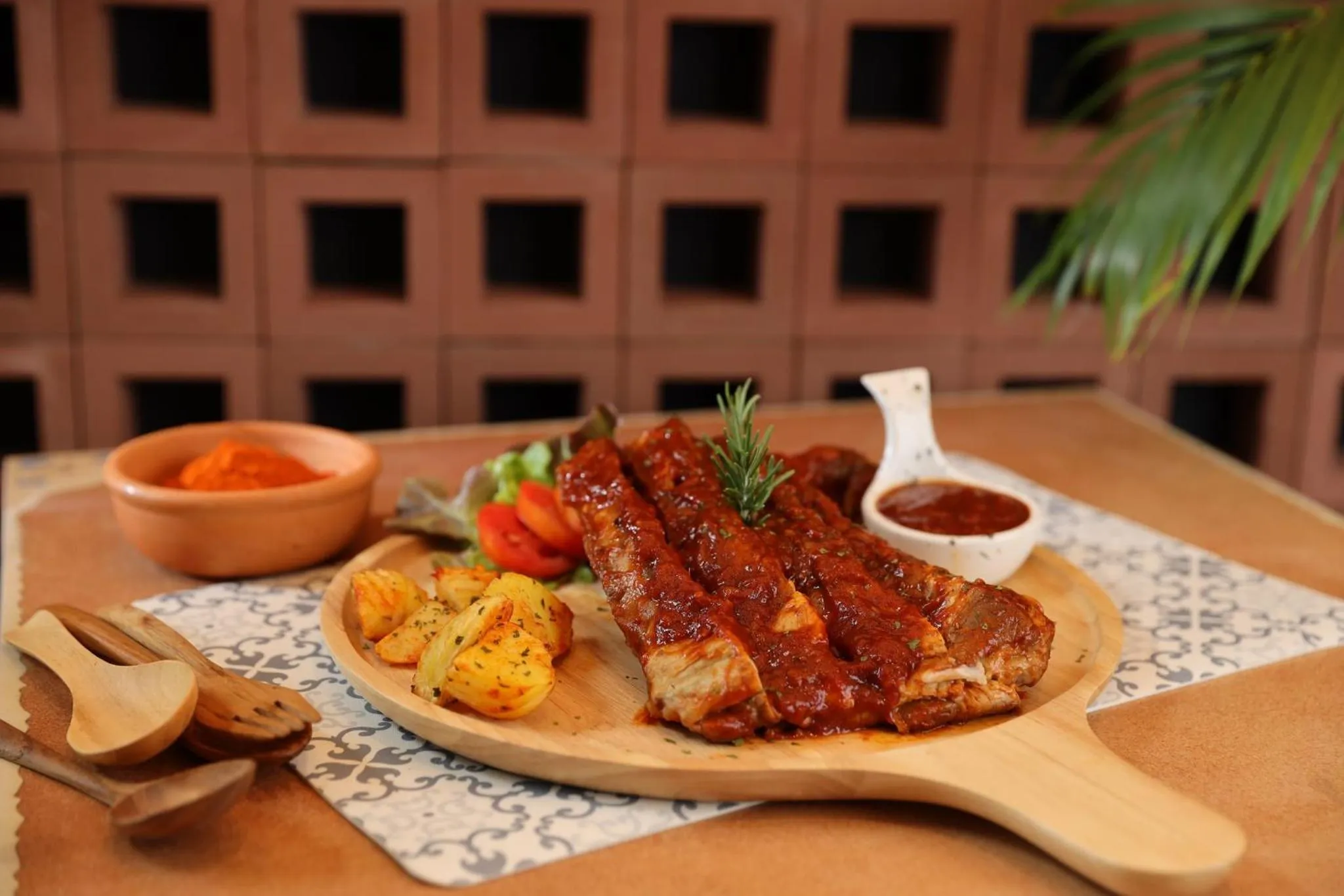 Food and drinks in WE HOTEL RIVERFRONT