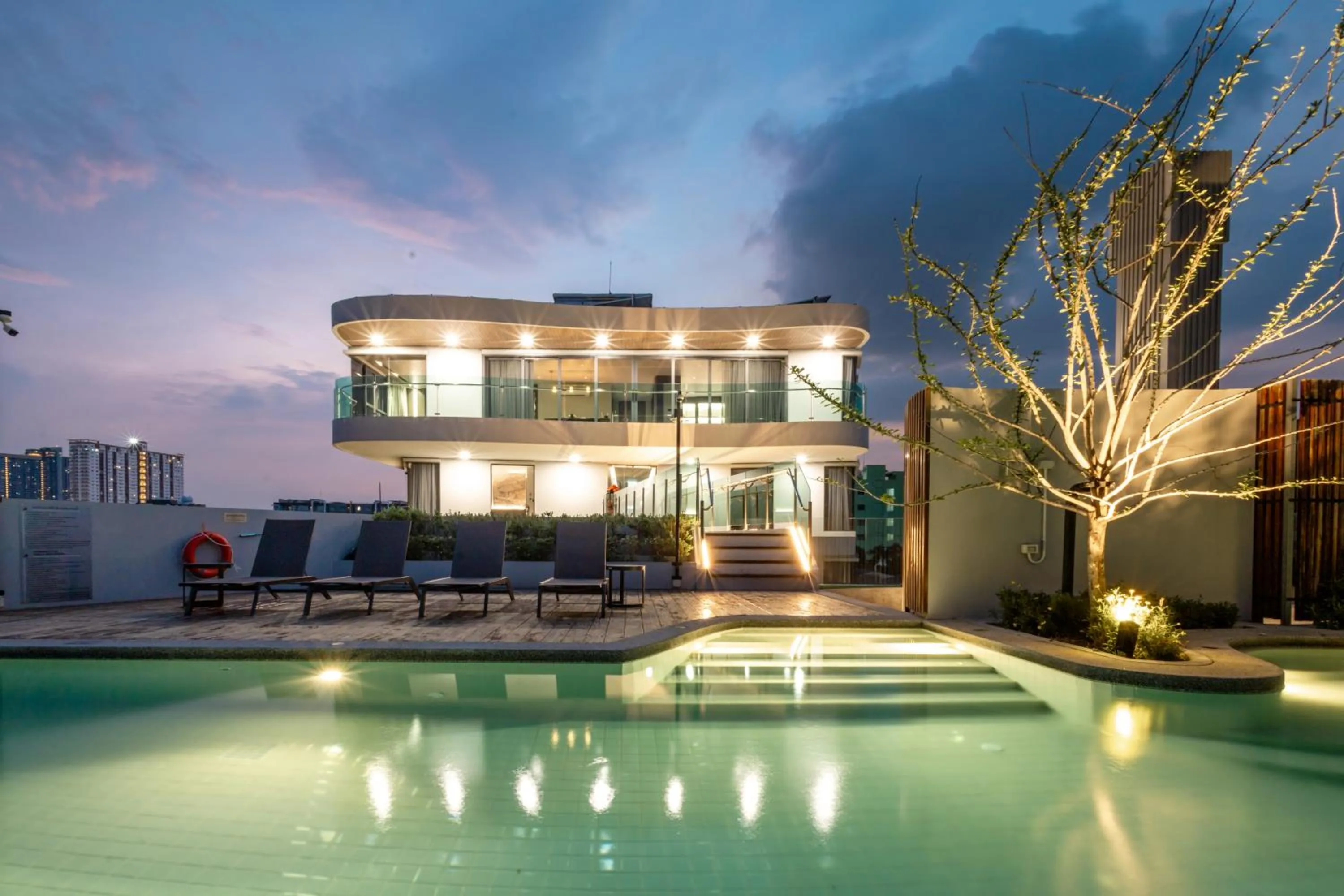 Swimming pool in WE HOTEL RIVERFRONT