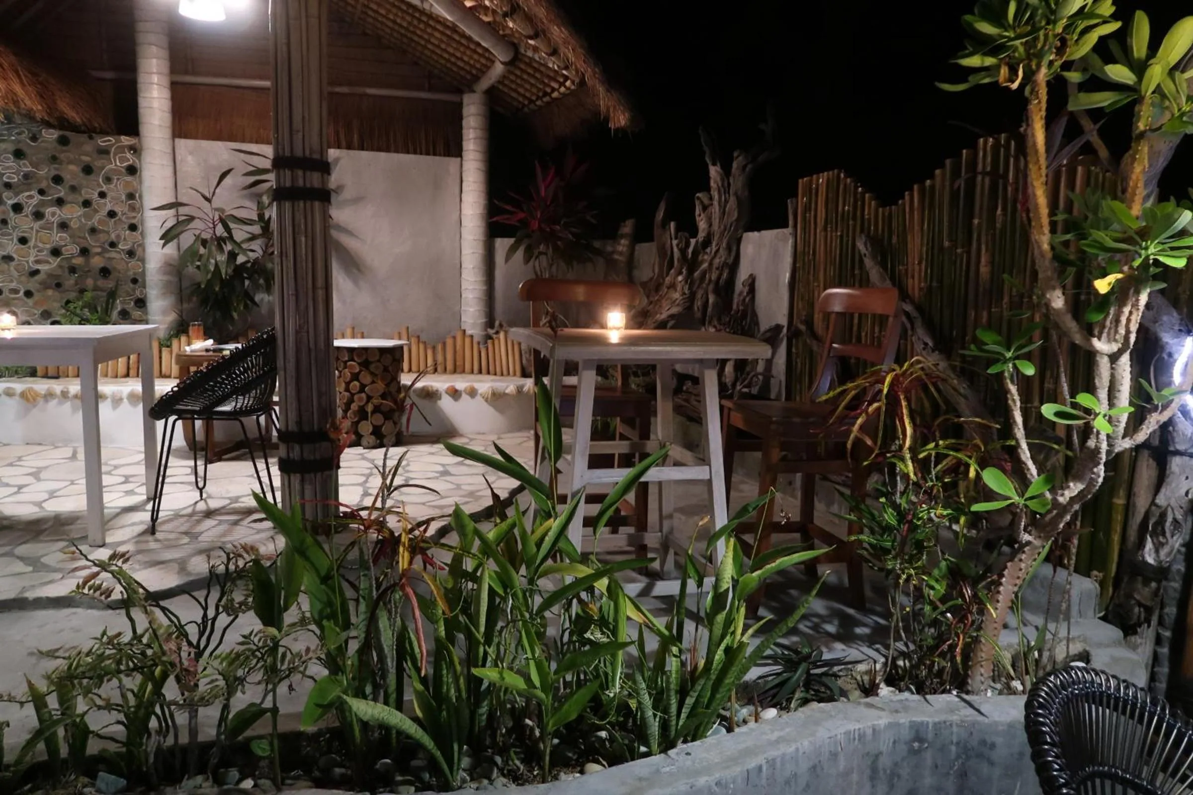 Restaurant/places to eat in Breve Azurine Lagoon Resort