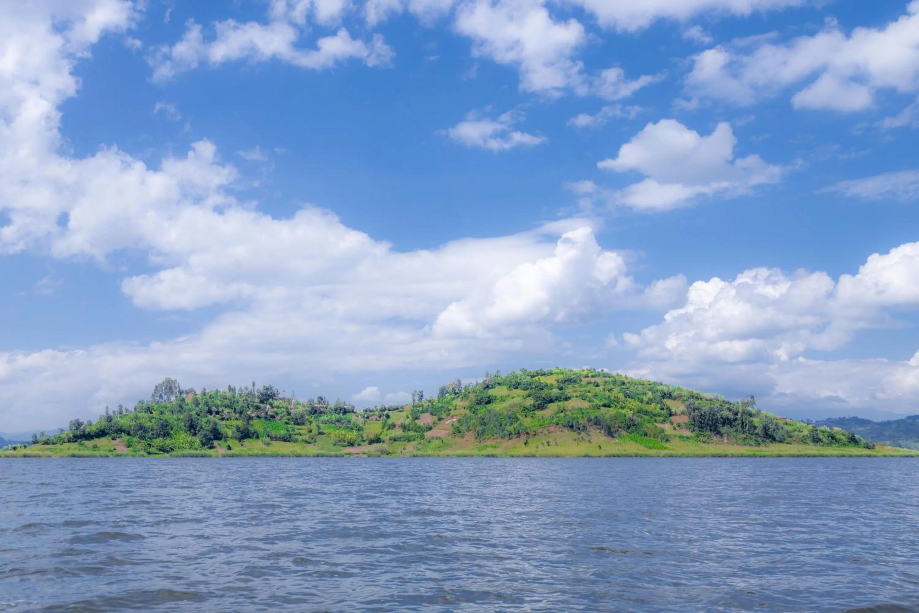 Mountain view in Ruhondo Beach Resort