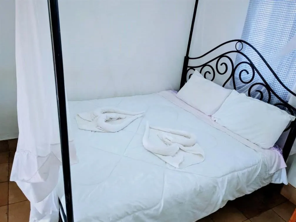 Bedroom, Bed in STC.SAFARI LODGE