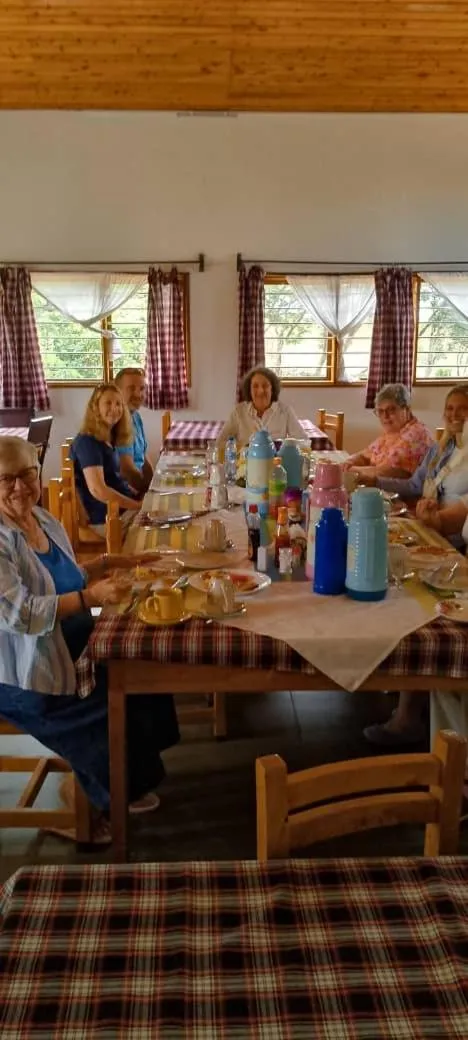 Restaurant/places to eat in STC.SAFARI LODGE