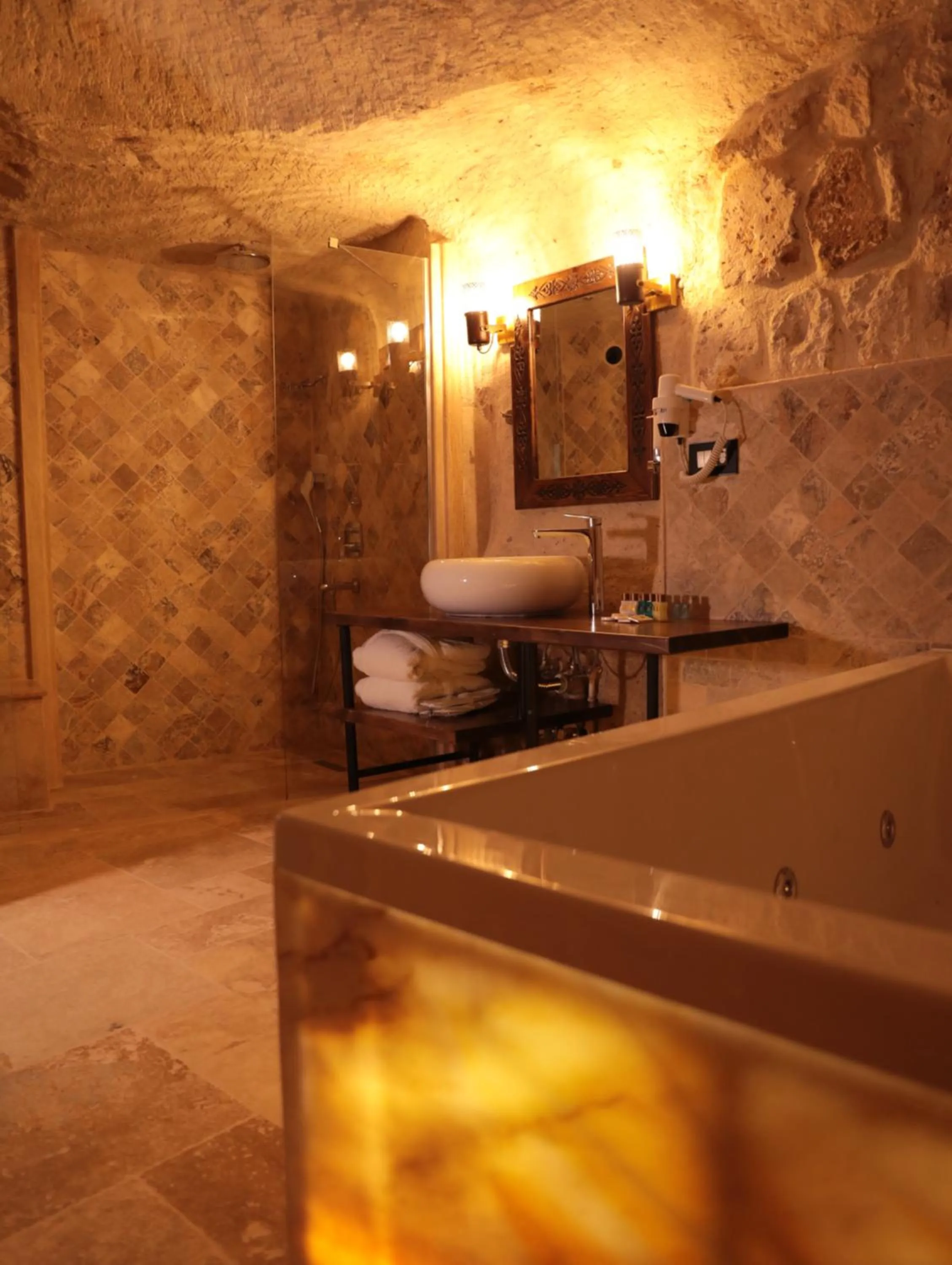 Bathroom in Hira Cave Hotel